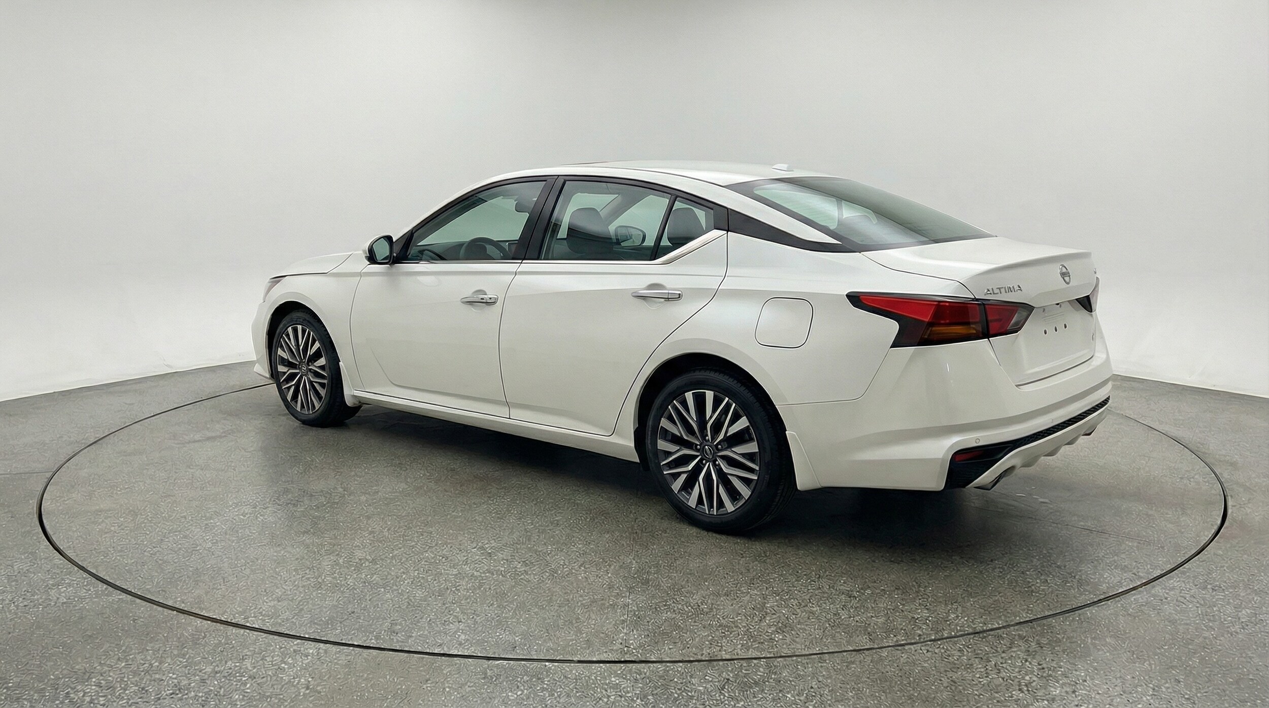 Thumbnail: 2025 Nissan Altima - 5