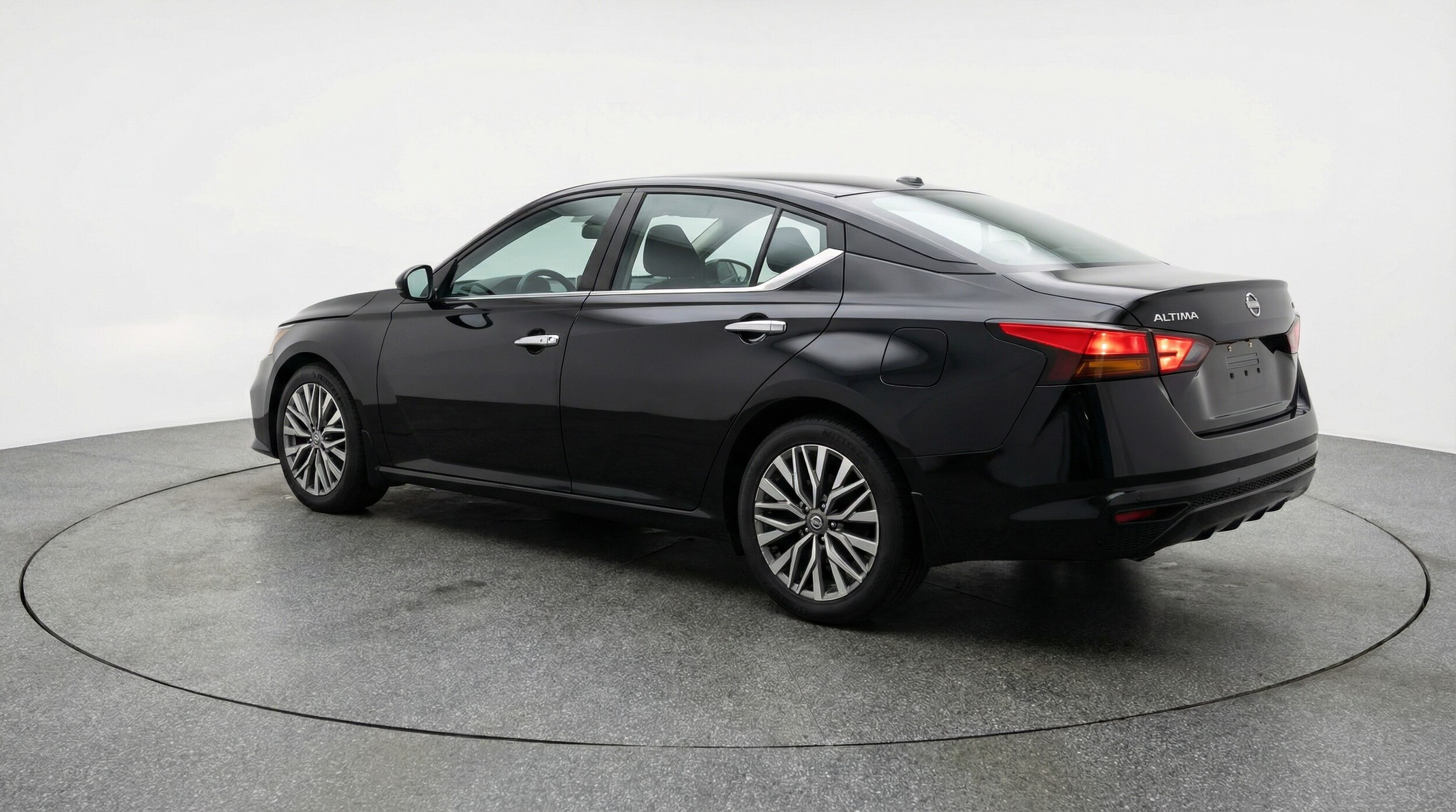 Thumbnail: 2025 Nissan Altima - 5