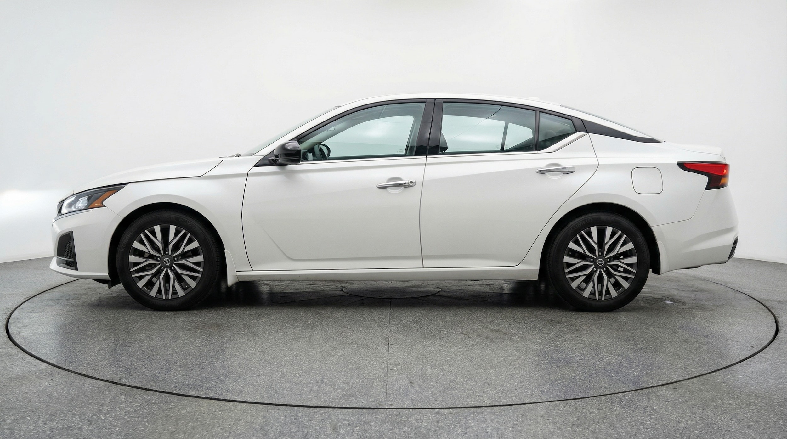 Thumbnail: 2025 Nissan Altima - 4