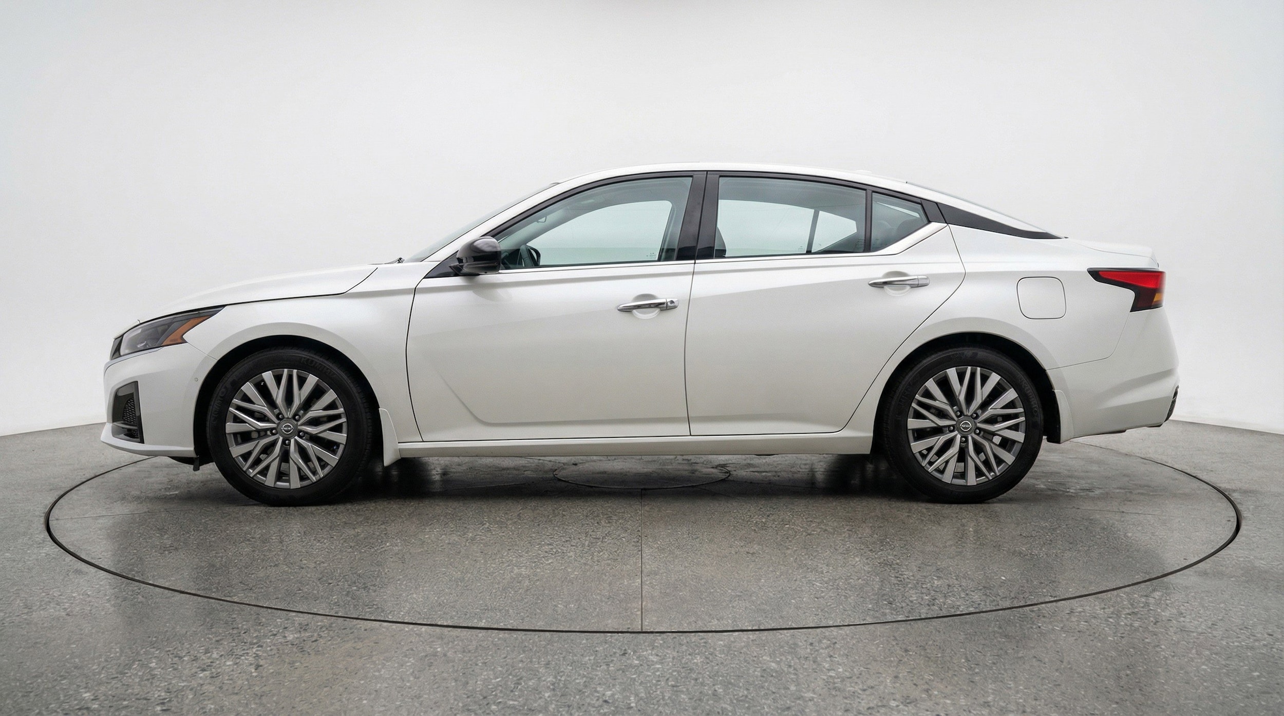 Thumbnail: 2025 Nissan Altima - 5