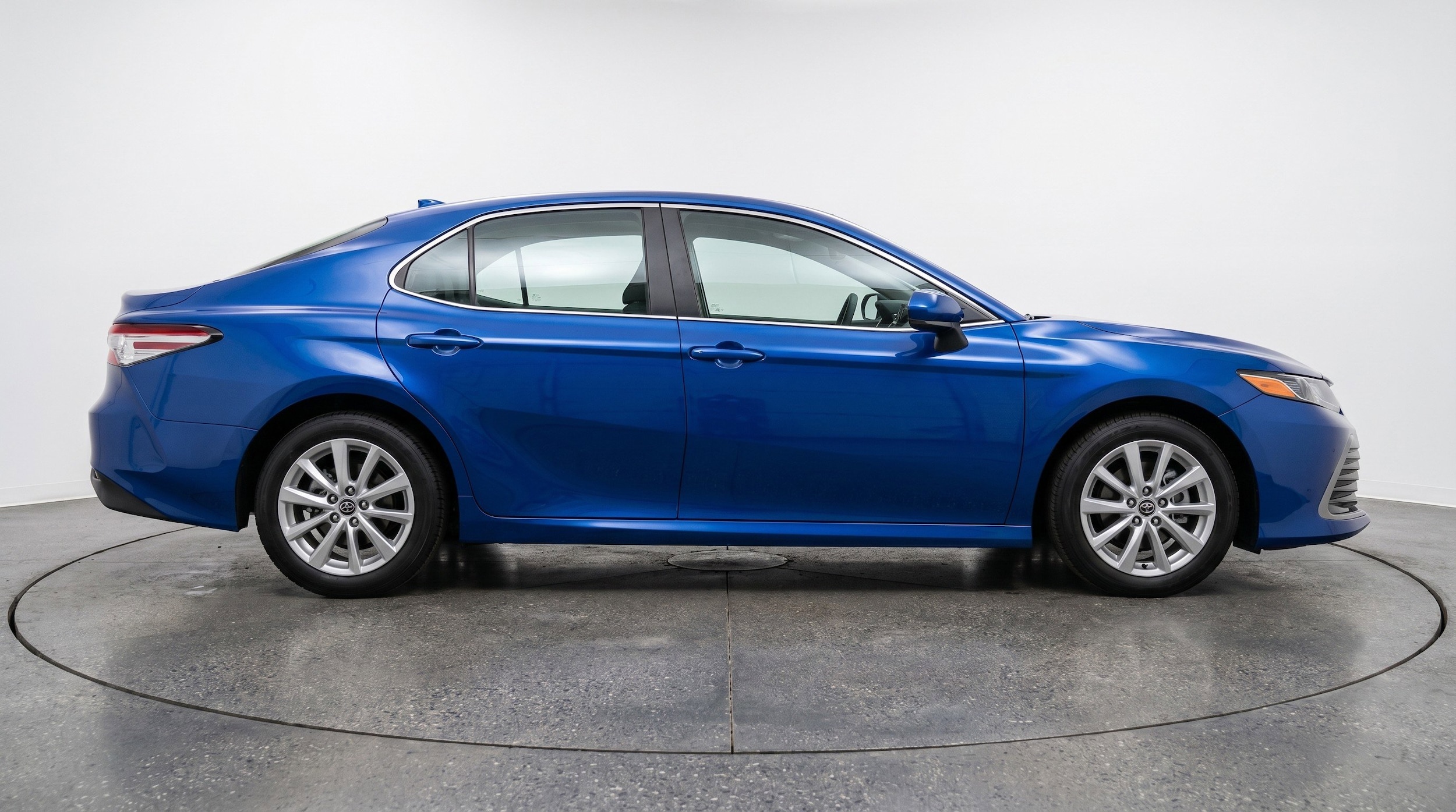 Thumbnail: 2025 Toyota Camry - 11