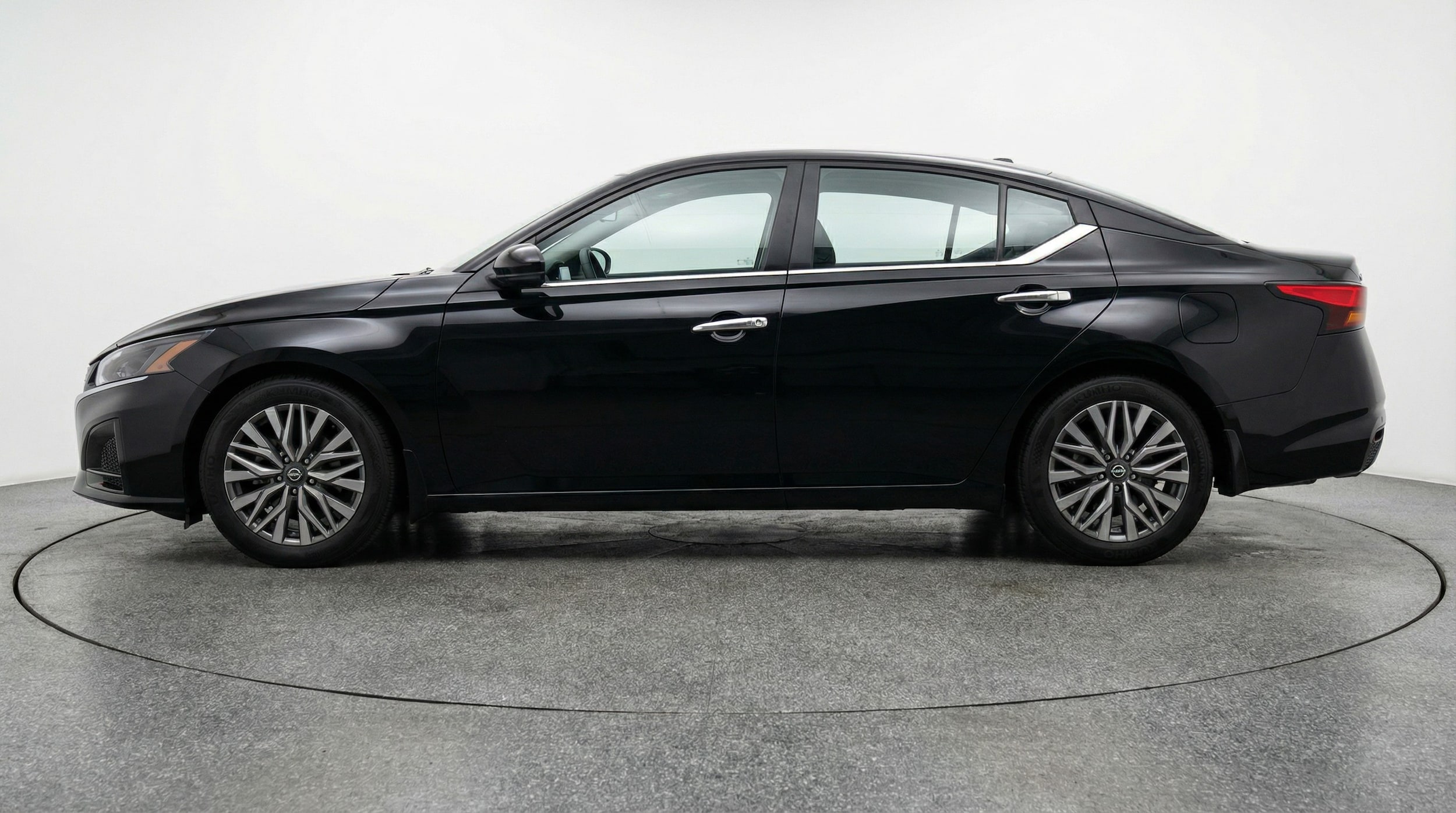 Thumbnail: 2025 Nissan Altima - 4