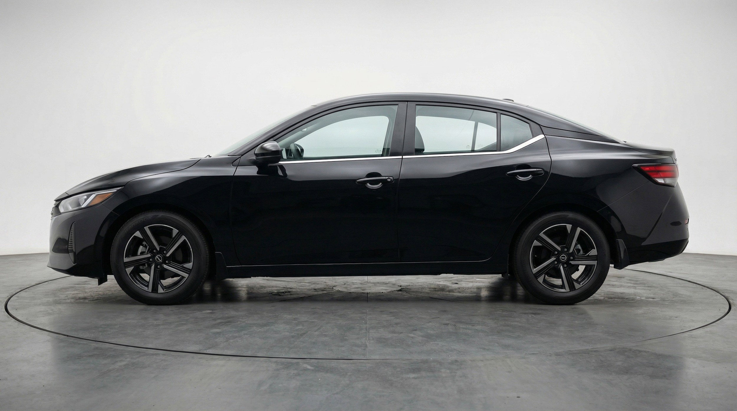 Thumbnail: 2025 Nissan Sentra - 5