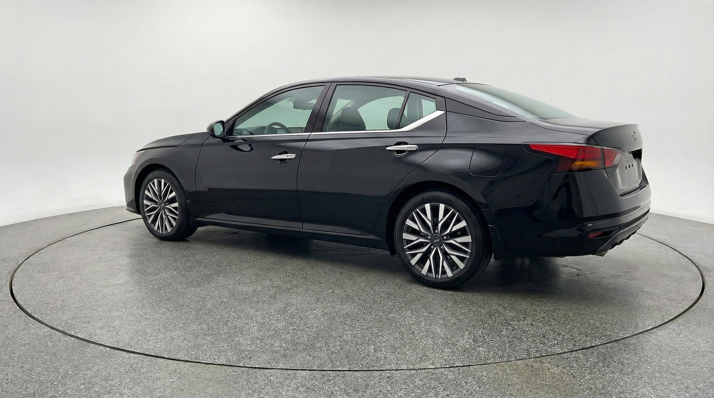 Thumbnail: 2025 Nissan Altima - 6