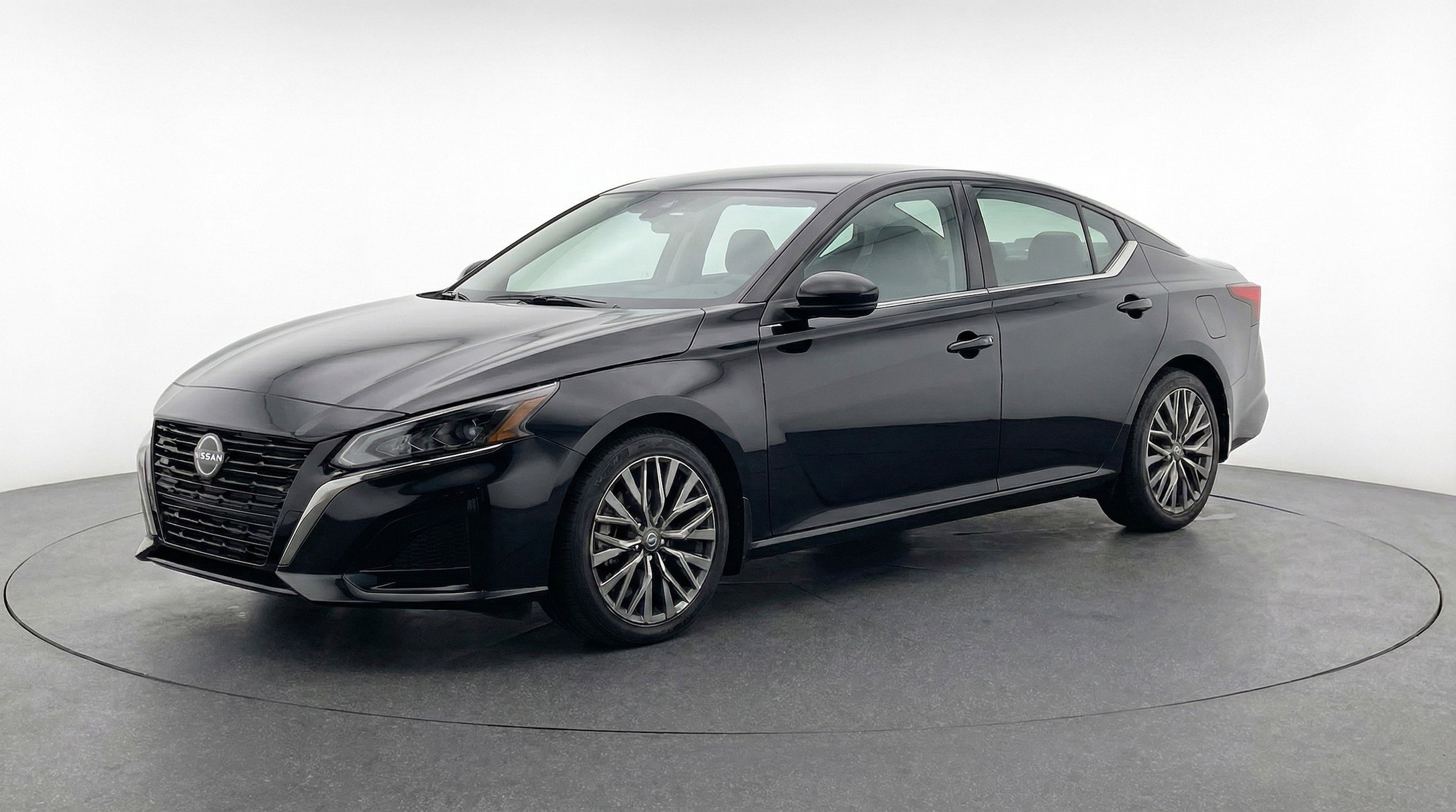 Thumbnail: 2025 Nissan Altima - 3