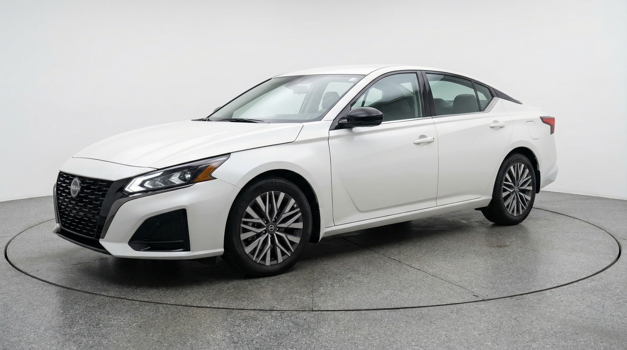 Thumbnail: 2025 Nissan Altima - 3