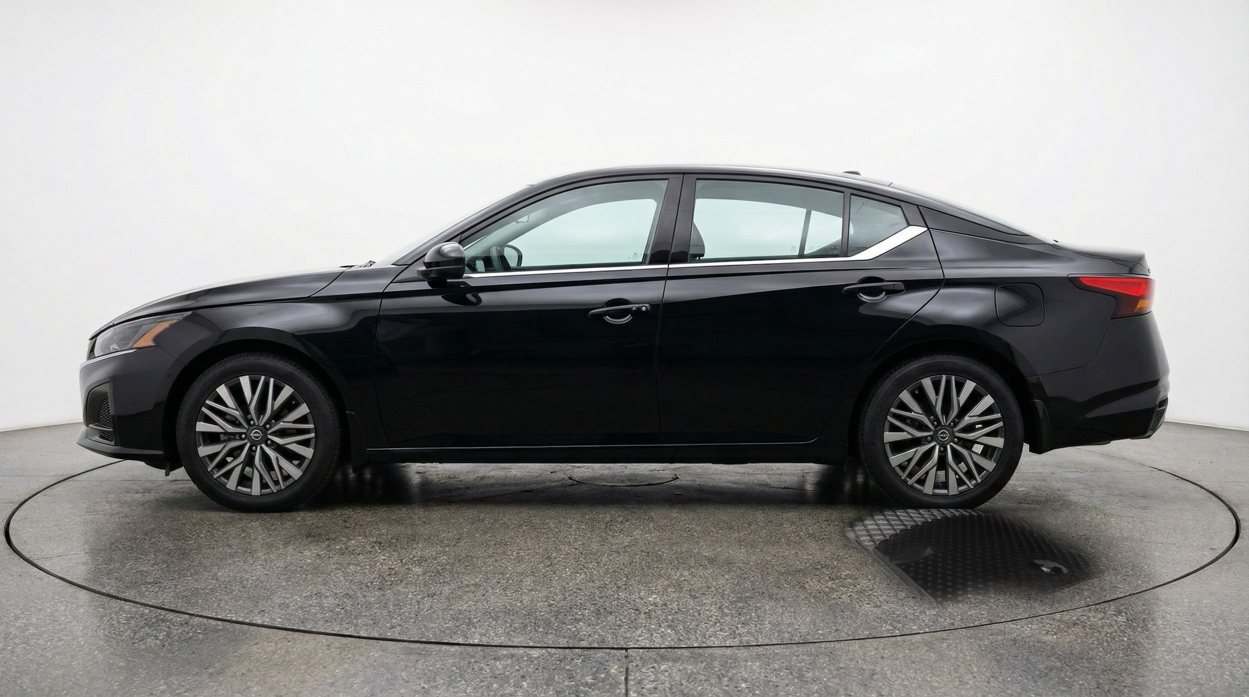 Thumbnail: 2025 Nissan Altima - 4