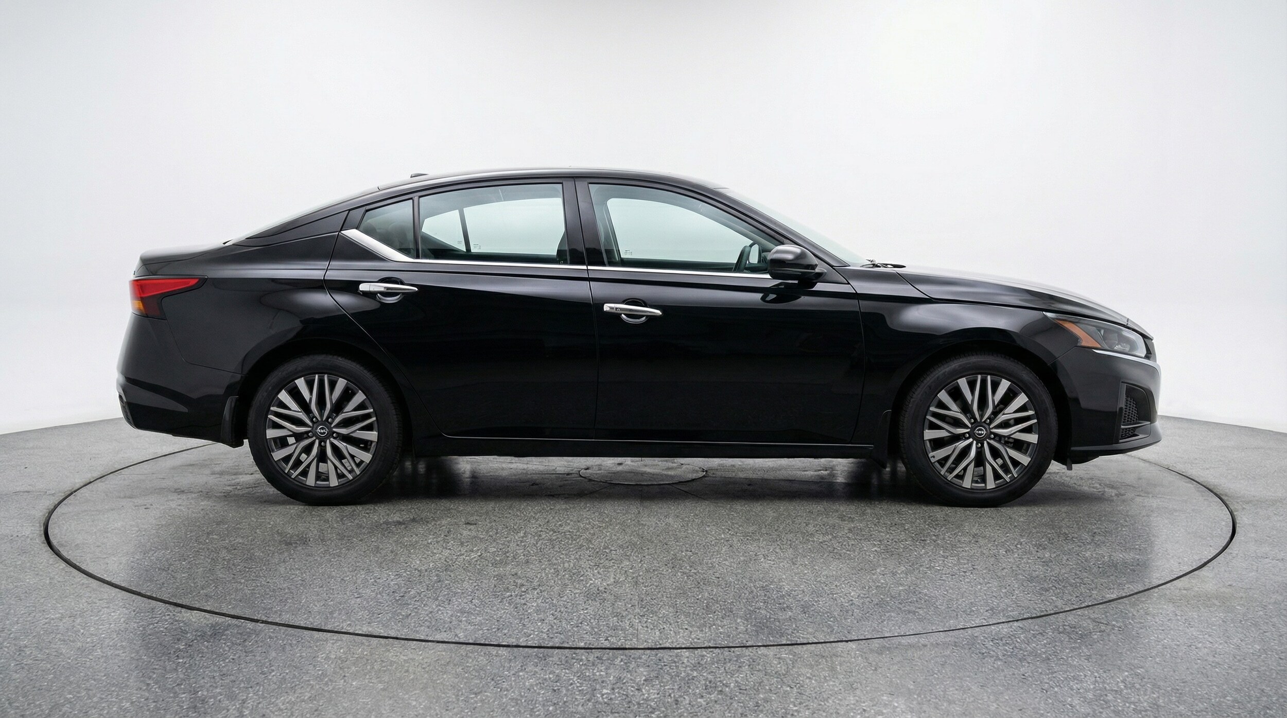 Thumbnail: 2025 Nissan Altima - 8