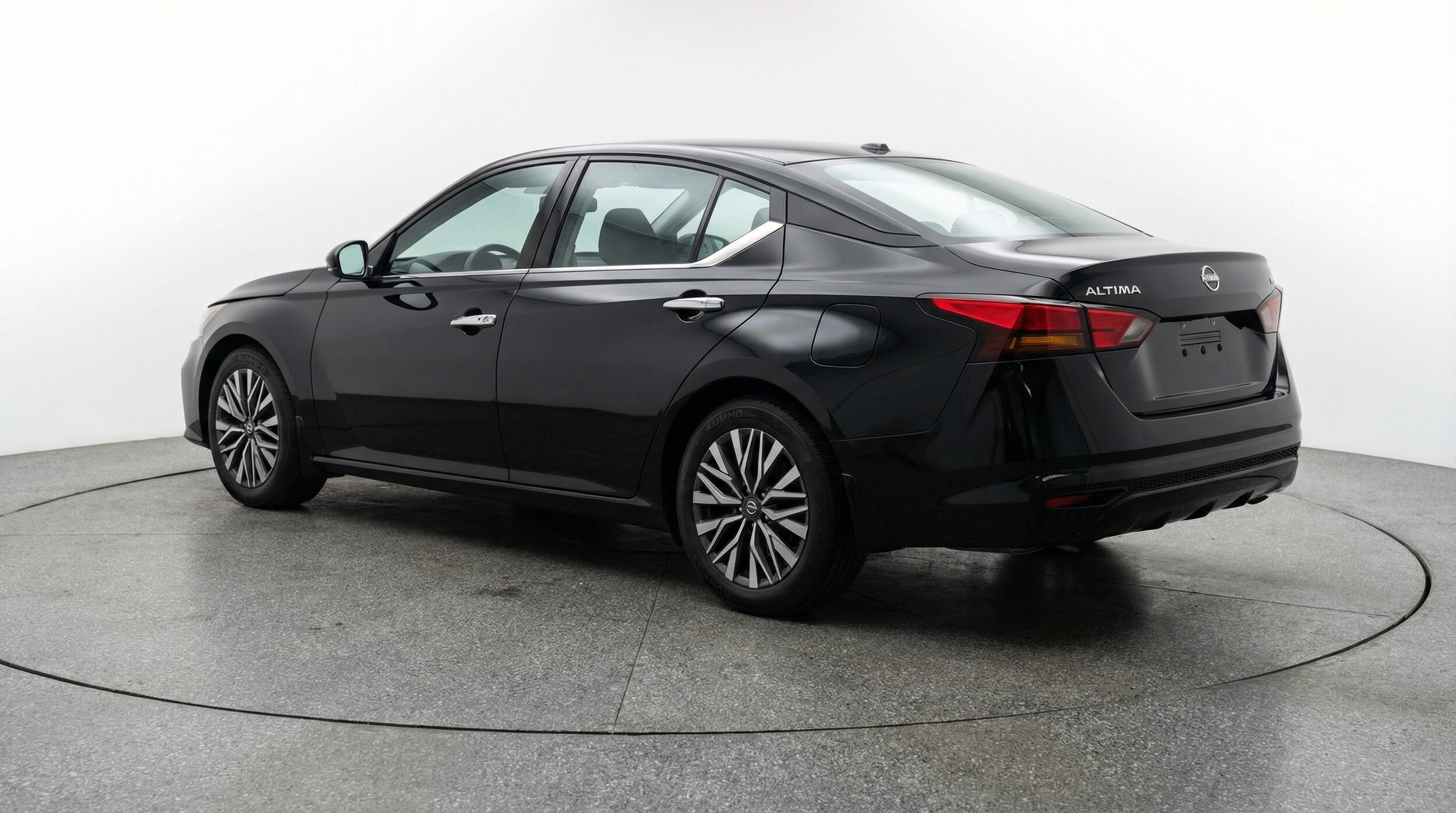 Thumbnail: 2025 Nissan Altima - 5