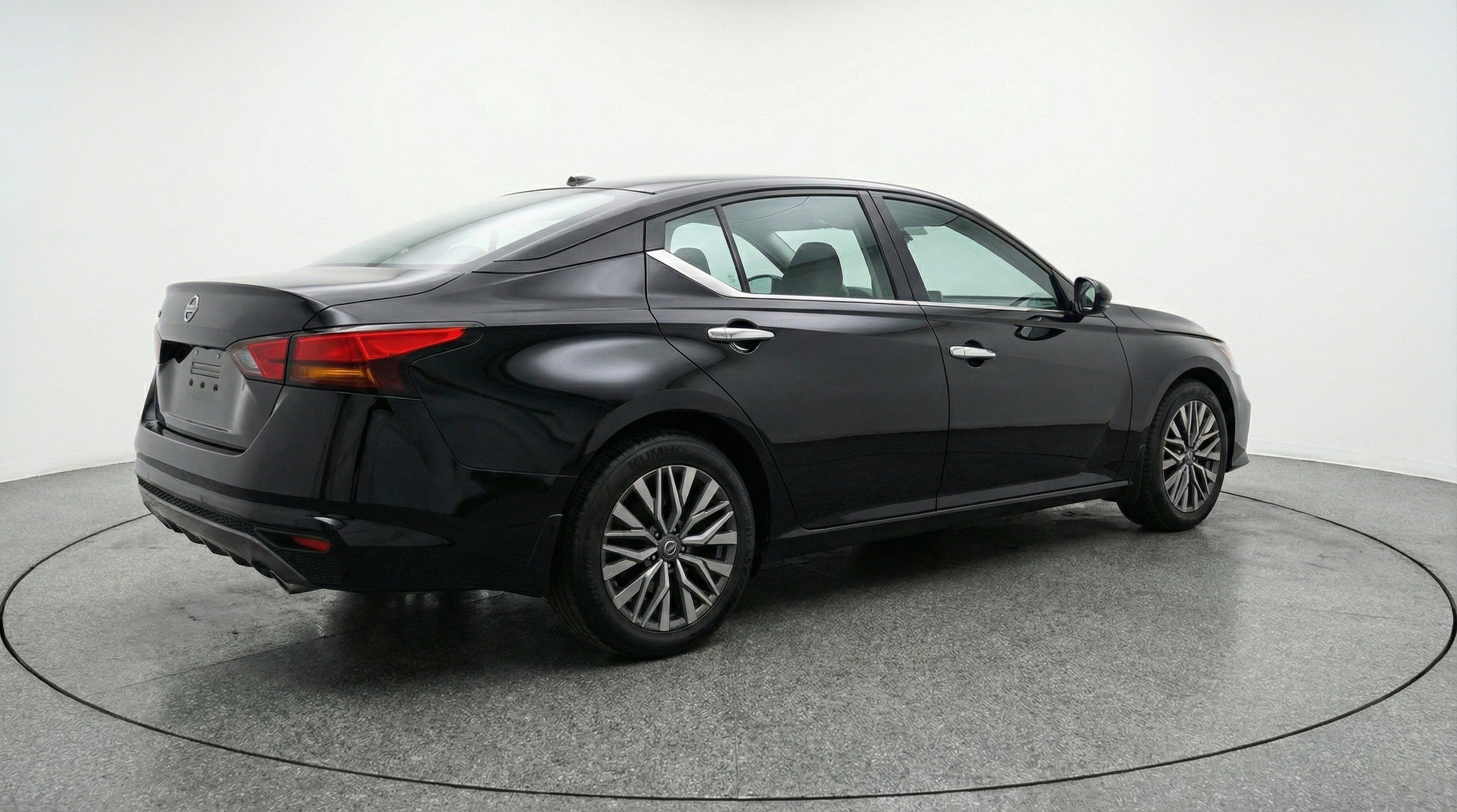 Thumbnail: 2025 Nissan Altima - 9