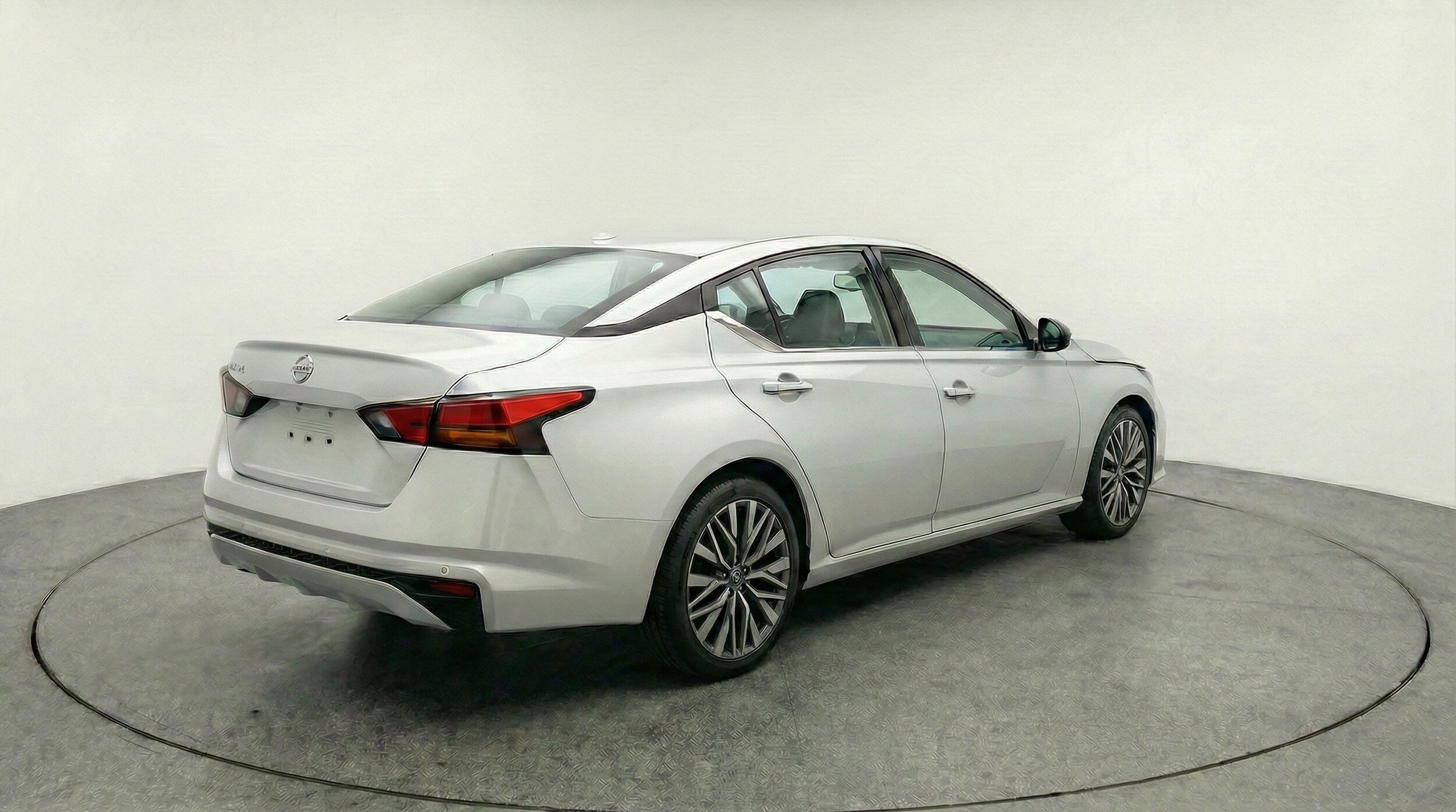 Thumbnail: 2025 Nissan Altima - 9