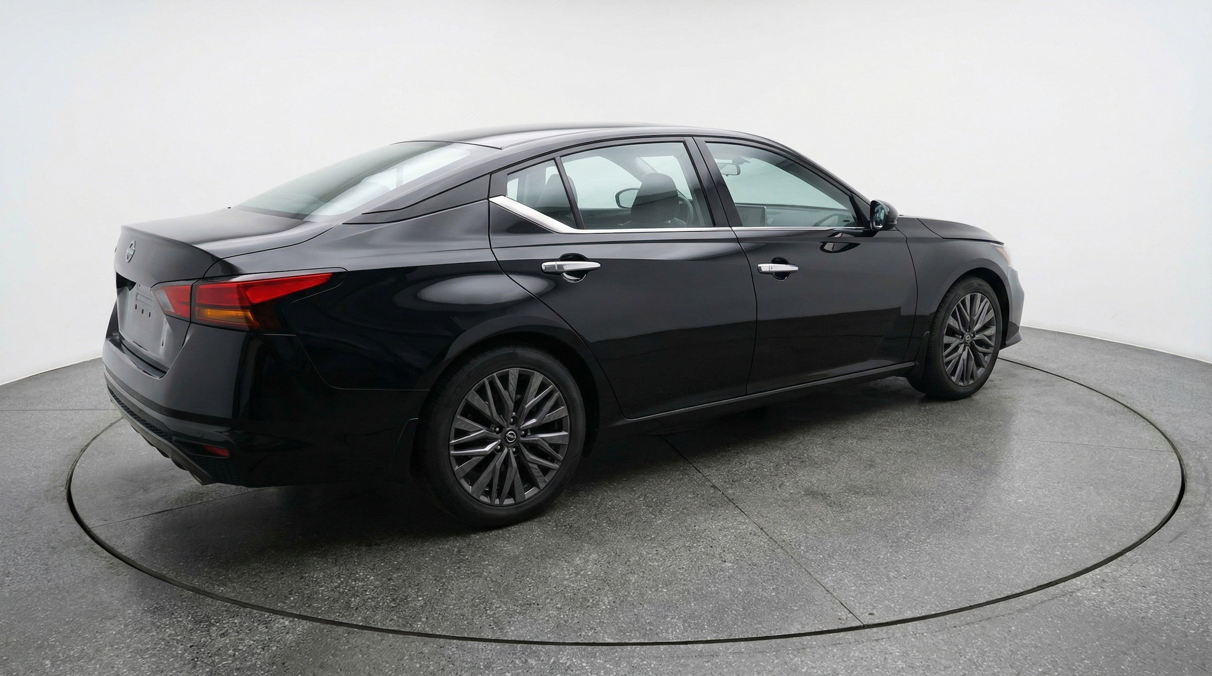 Thumbnail: 2025 Nissan Altima - 9