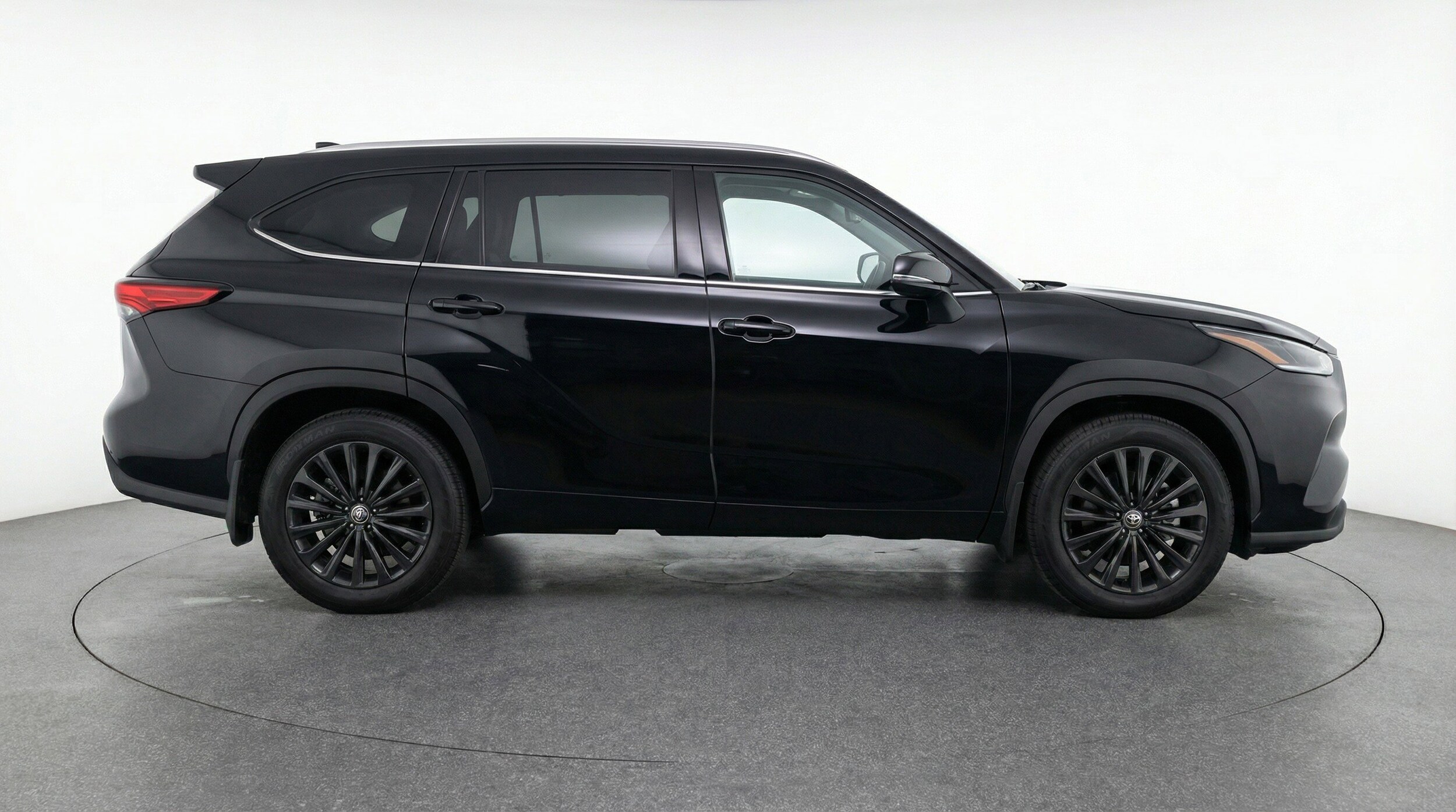 Thumbnail: 2025 Toyota Highlander - 11