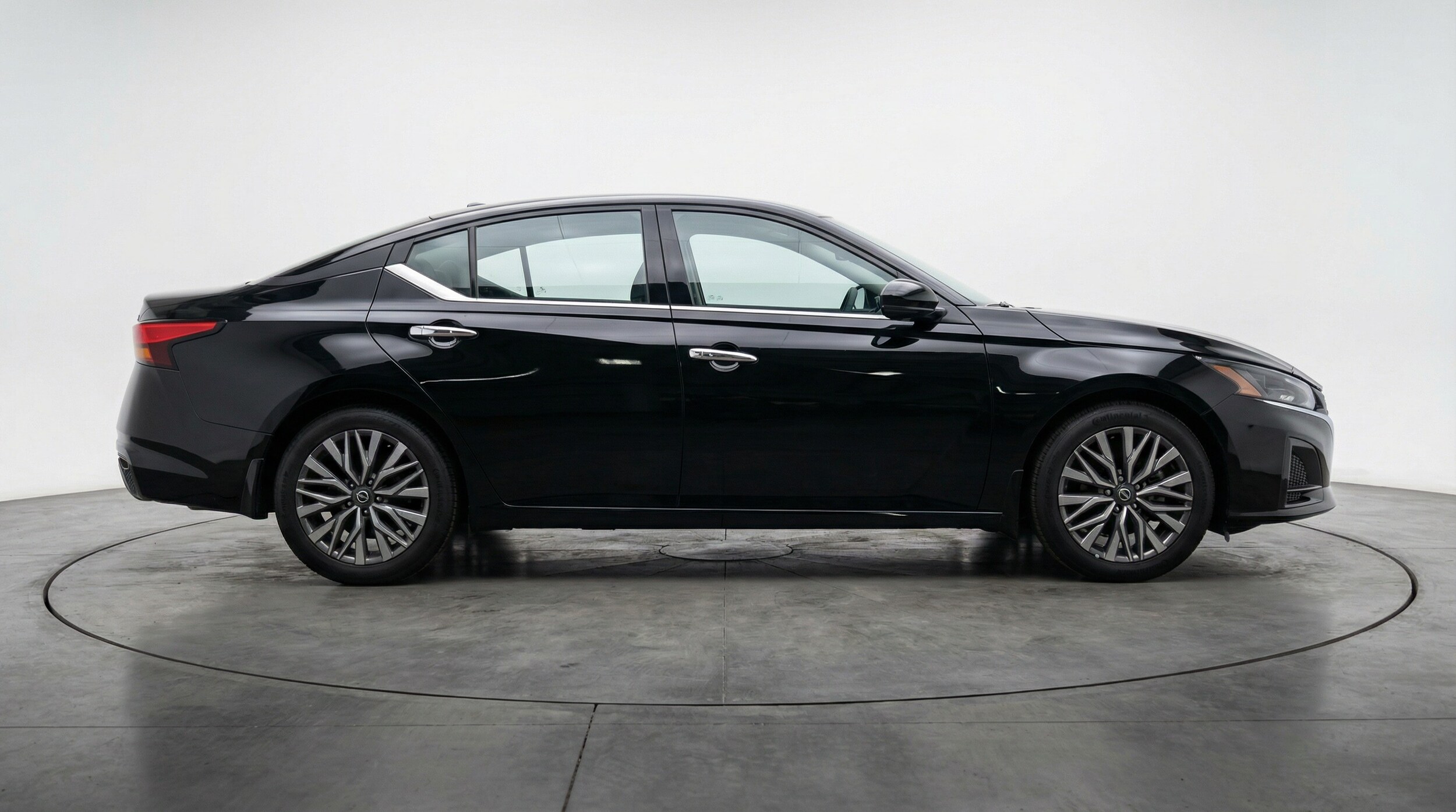 Thumbnail: 2025 Nissan Altima - 8