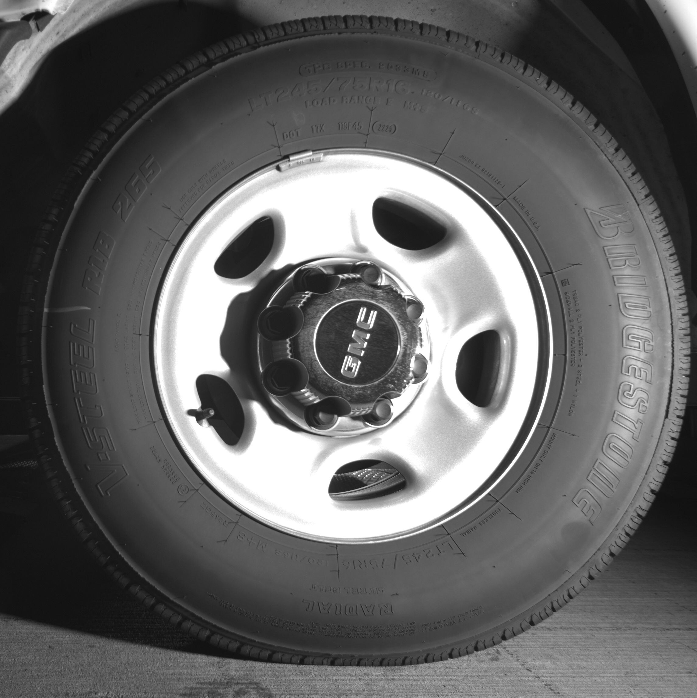 Thumbnail: 2025 GMC Savana - 9