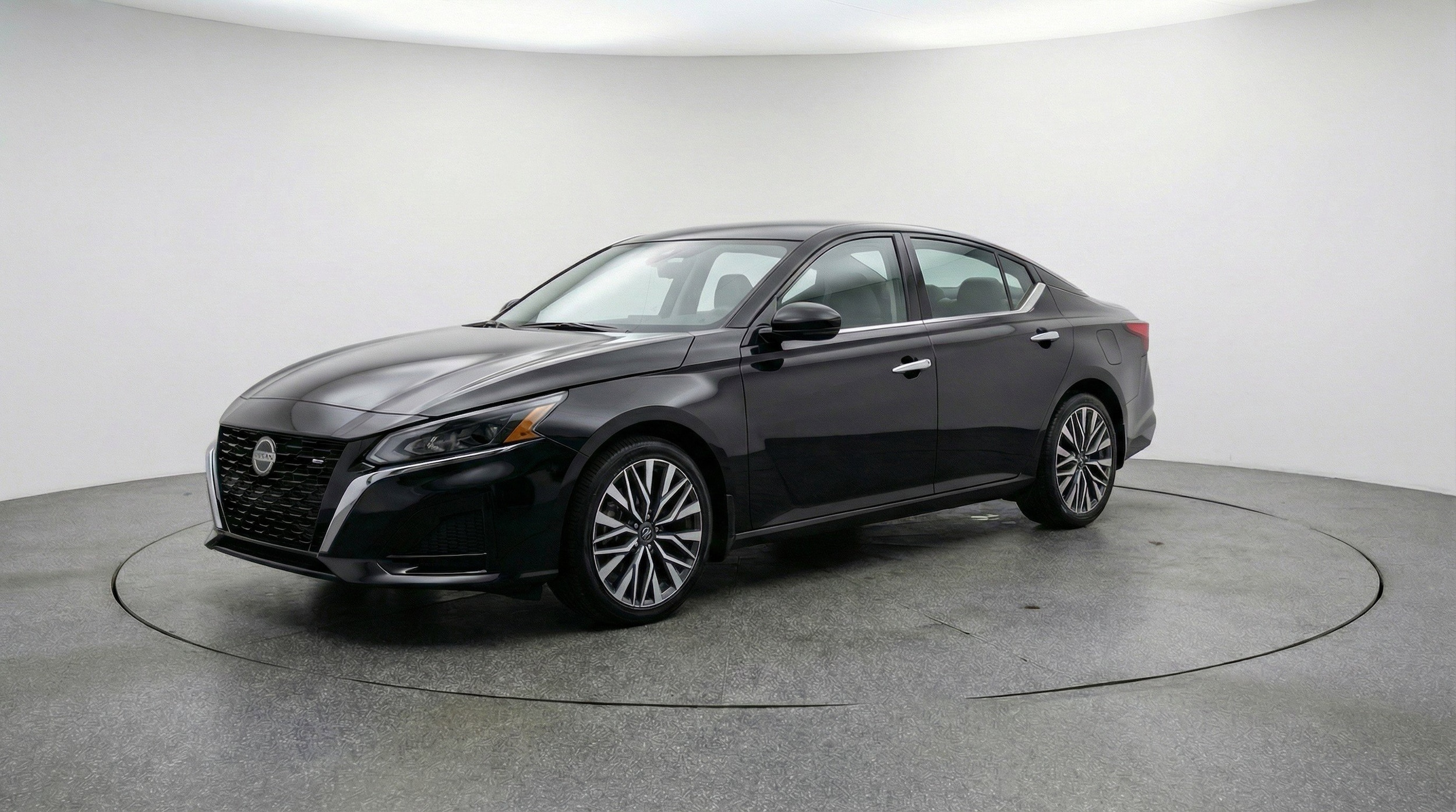 Thumbnail: 2025 Nissan Altima - 3