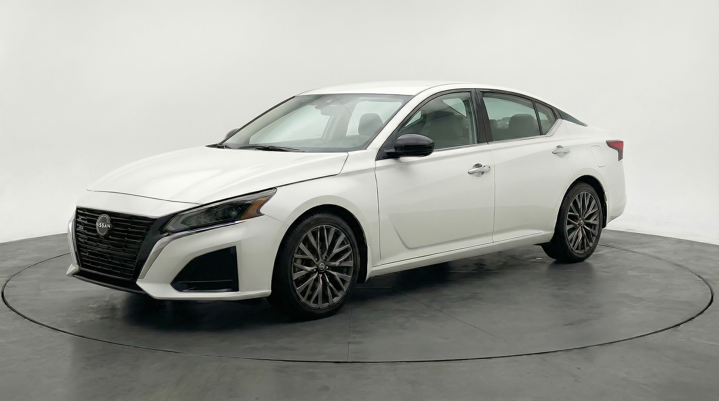 Thumbnail: 2025 Nissan Altima - 3