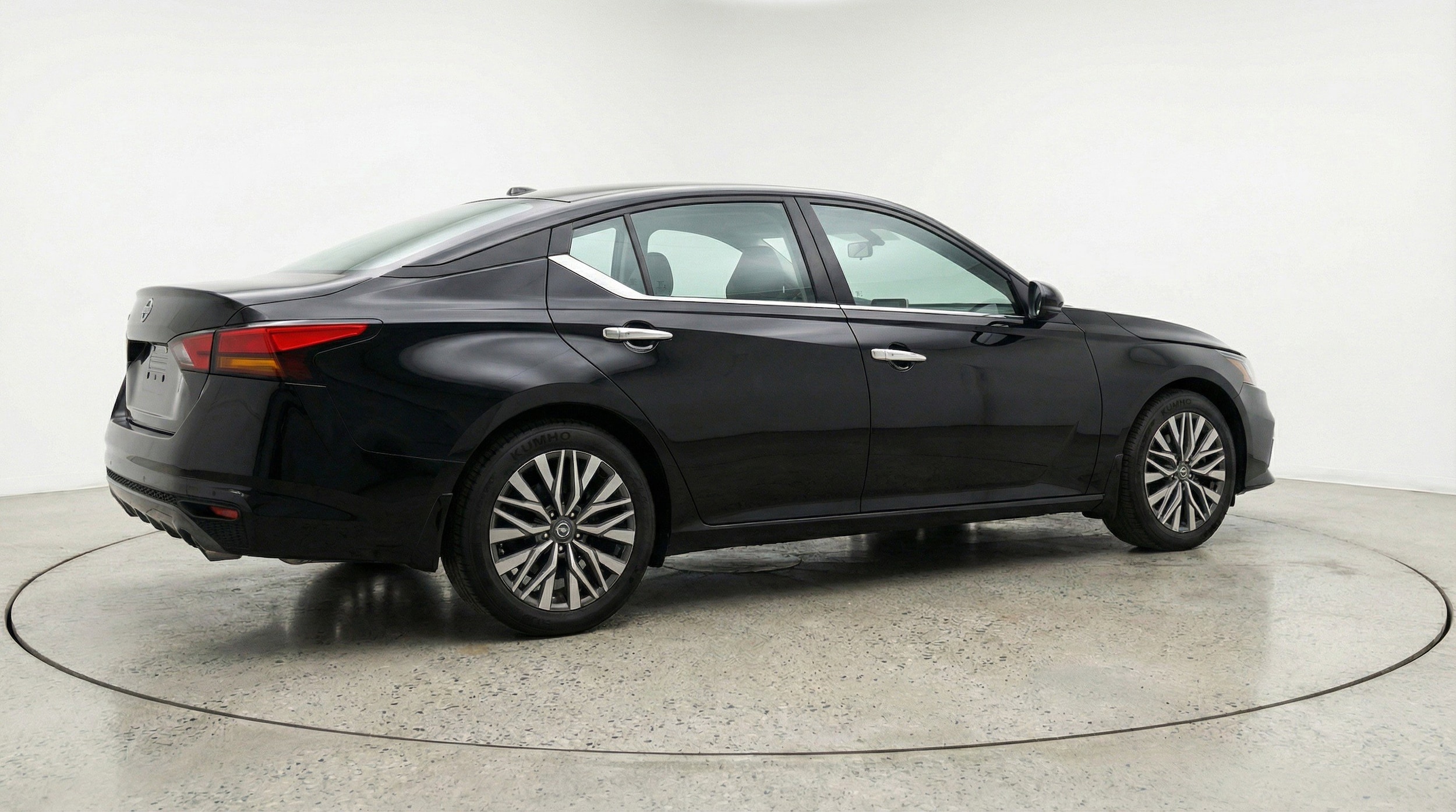 Thumbnail: 2025 Nissan Altima - 9