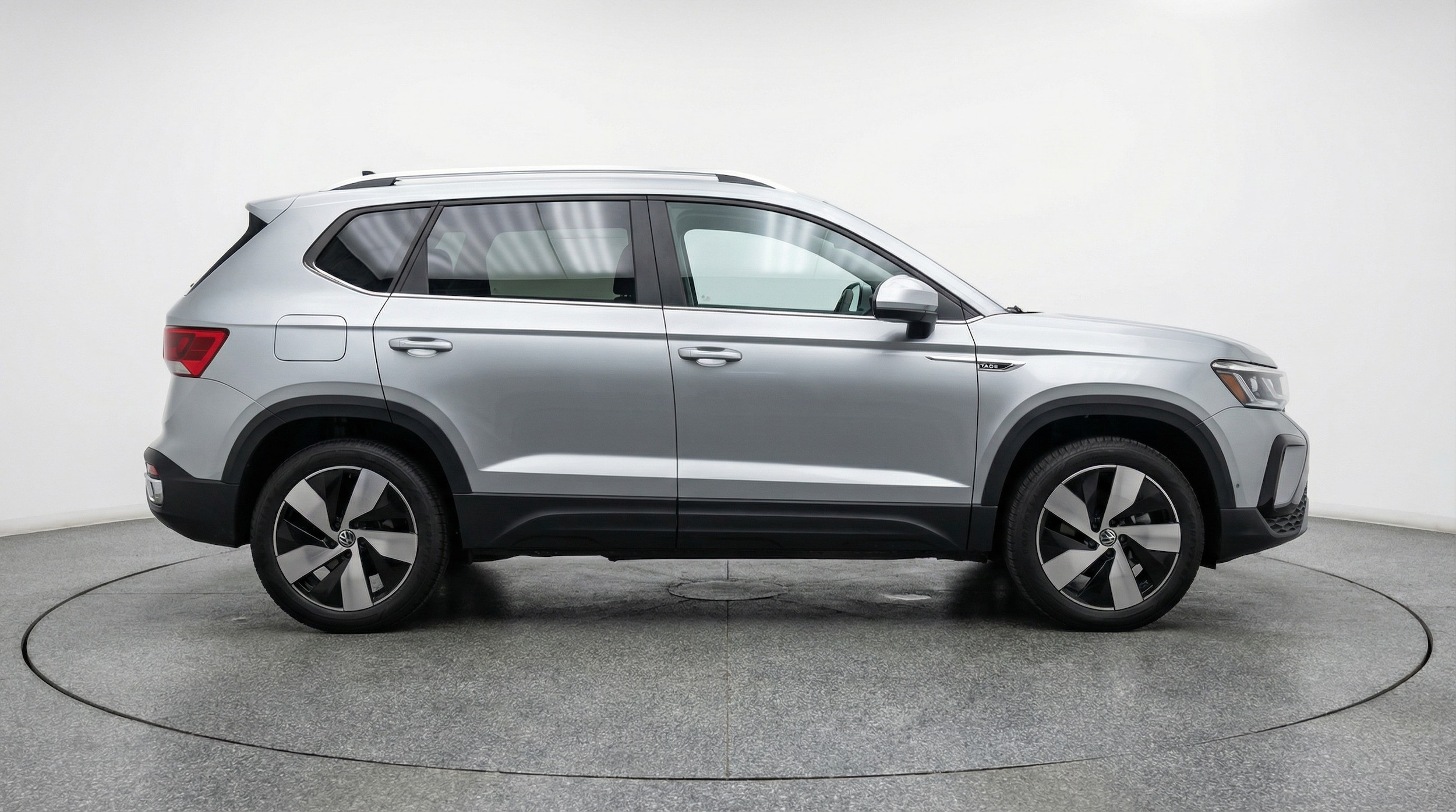 Thumbnail: 2025 Volkswagen Taos - 8