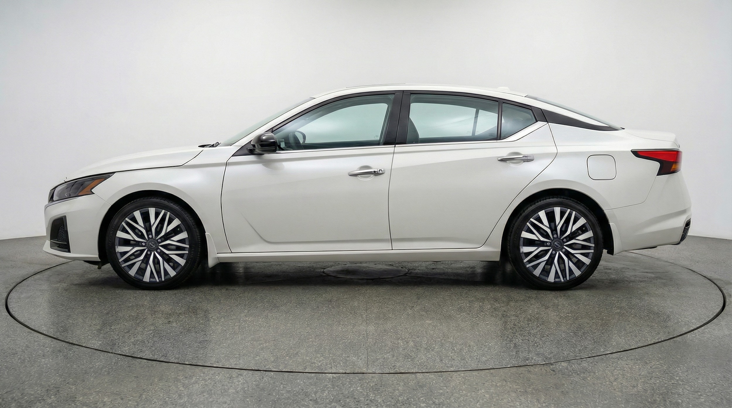 Thumbnail: 2025 Nissan Altima - 4