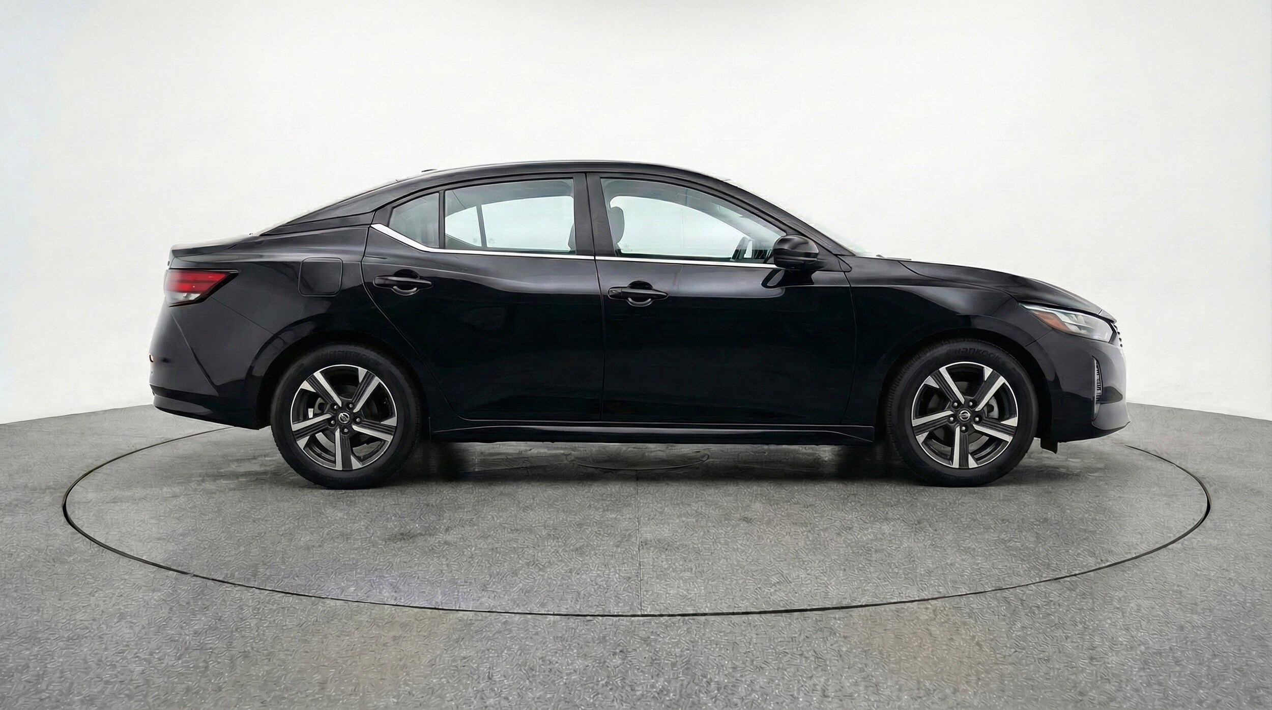 Thumbnail: 2025 Nissan Sentra - 11