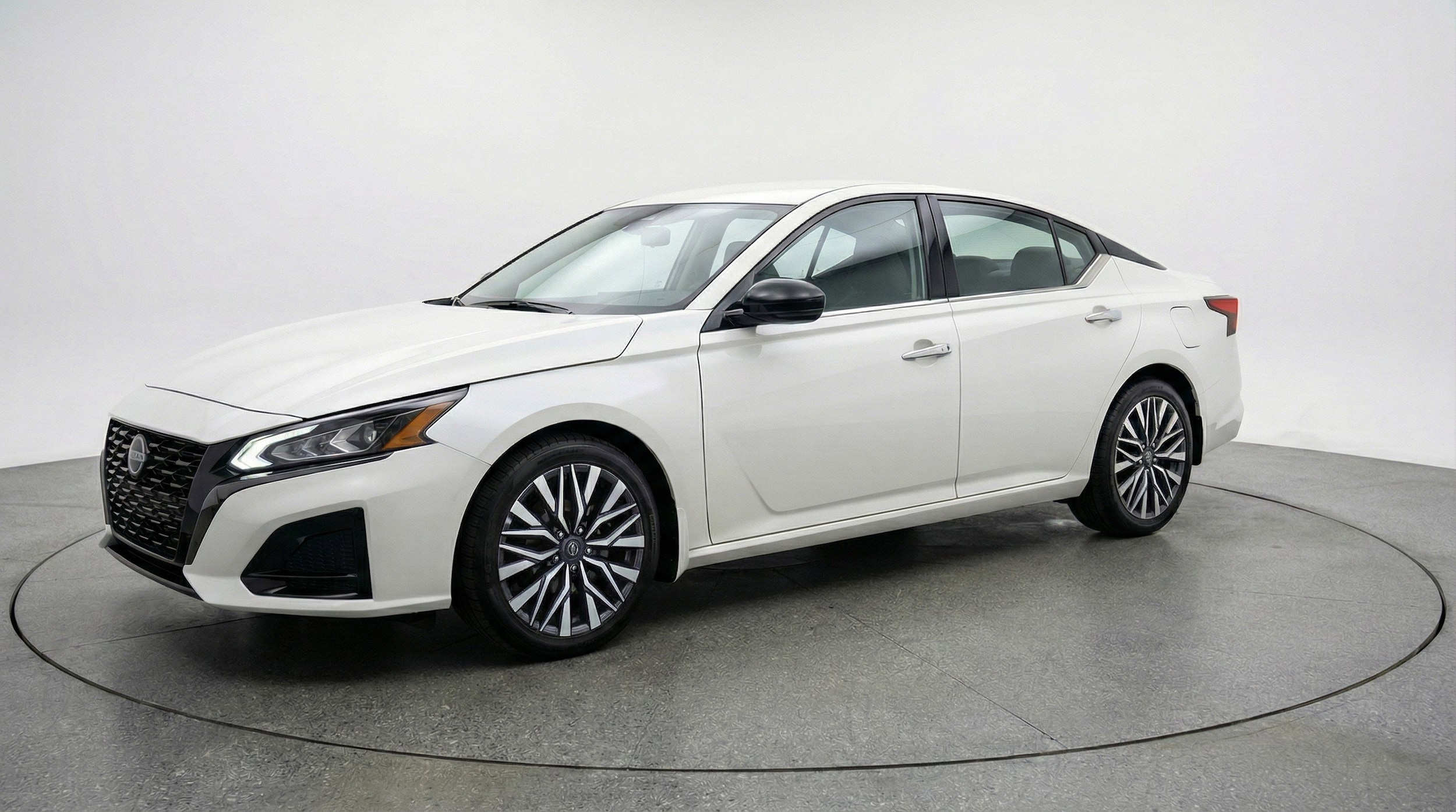 Thumbnail: 2025 Nissan Altima - 3