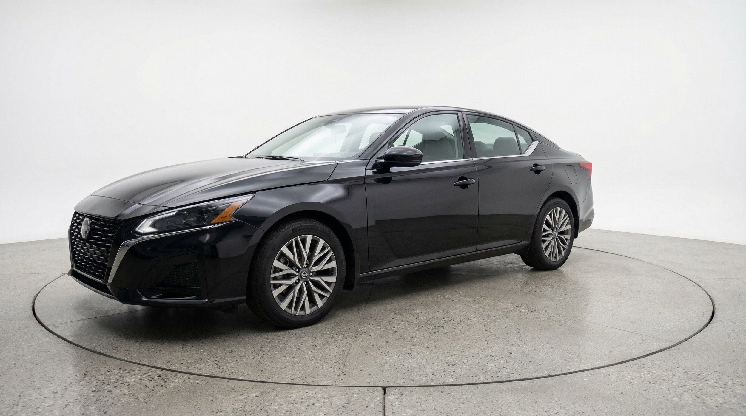 Thumbnail: 2025 Nissan Altima - 3