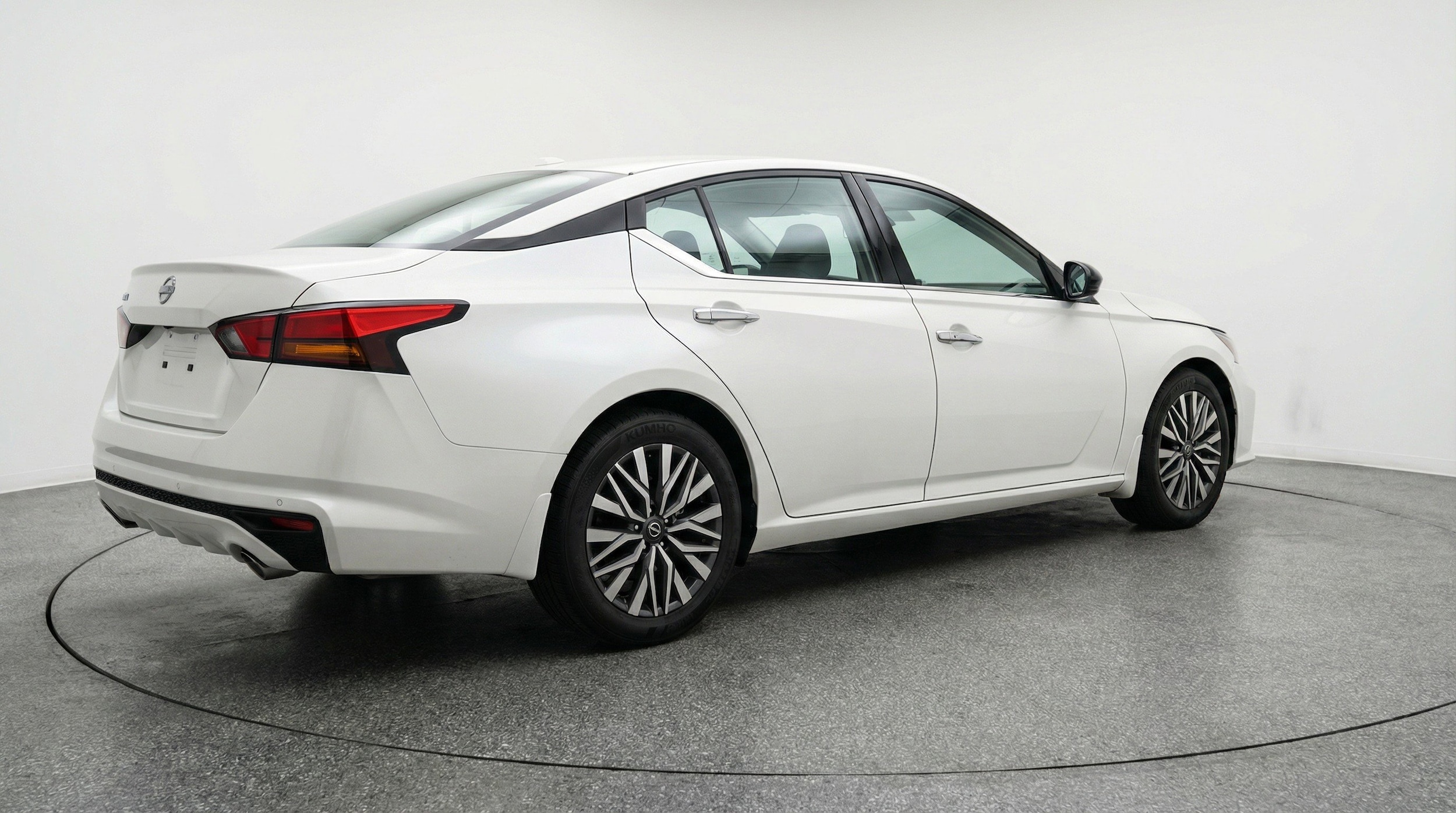 Thumbnail: 2025 Nissan Altima - 9