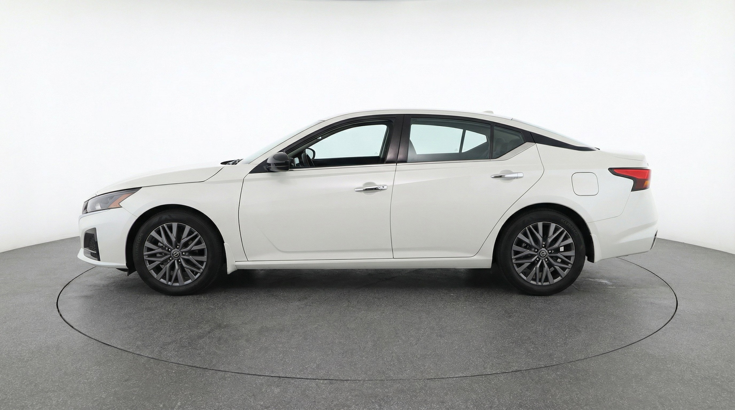 Thumbnail: 2025 Nissan Altima - 5