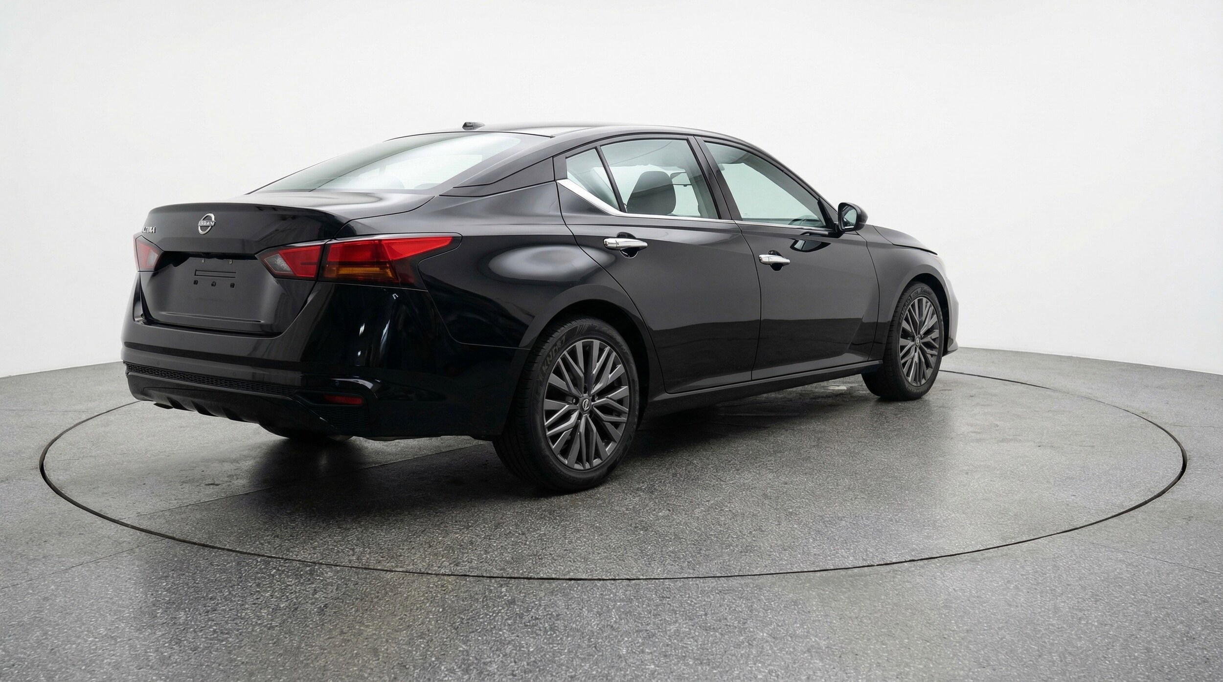 Thumbnail: 2025 Nissan Altima - 9