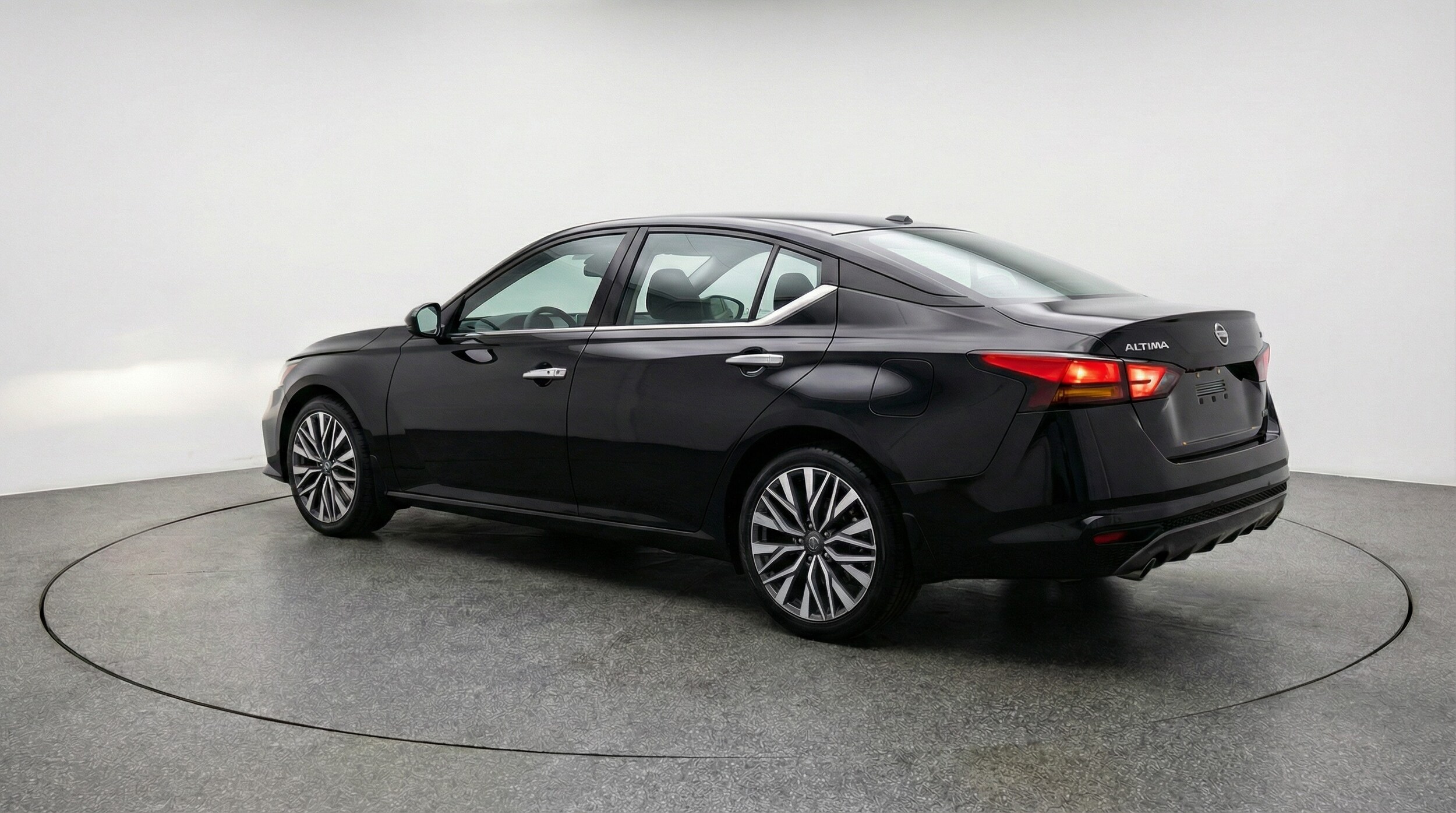 Thumbnail: 2025 Nissan Altima - 5