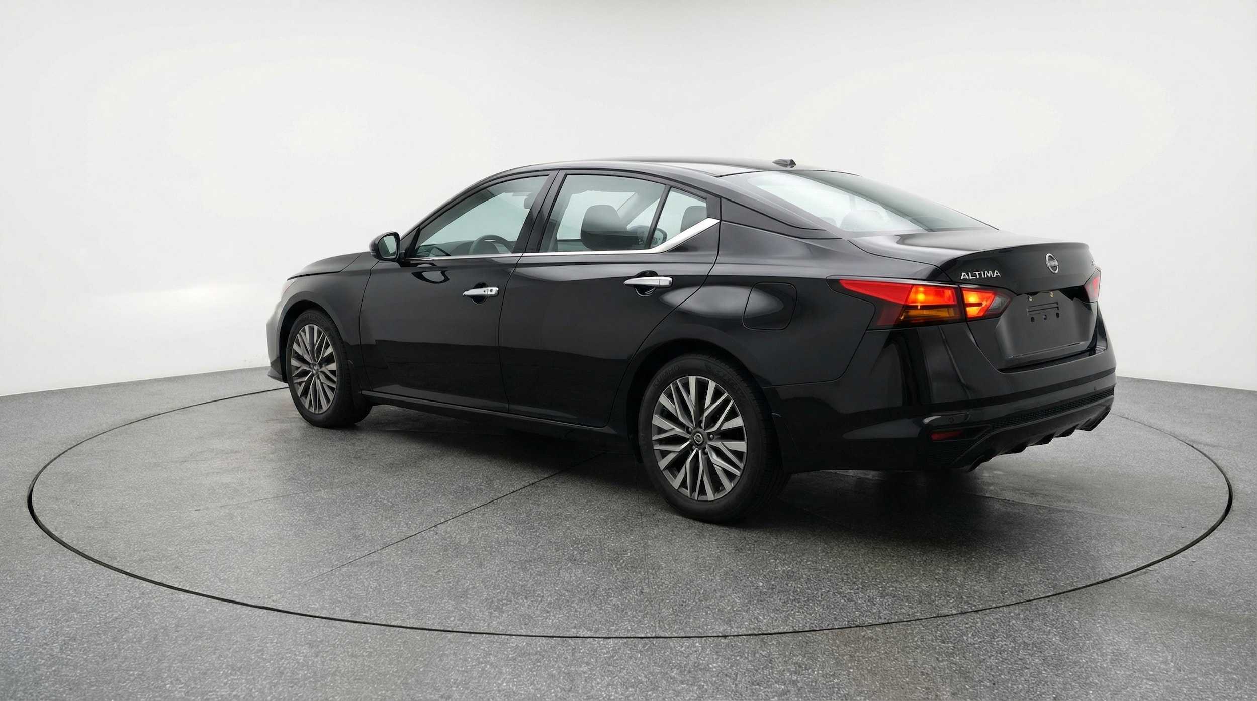 Thumbnail: 2025 Nissan Altima - 5