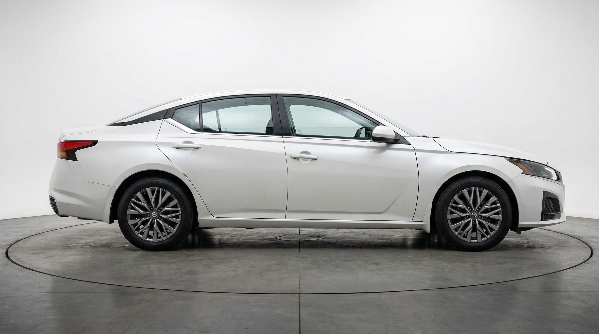 Thumbnail: 2025 Nissan Altima - 8