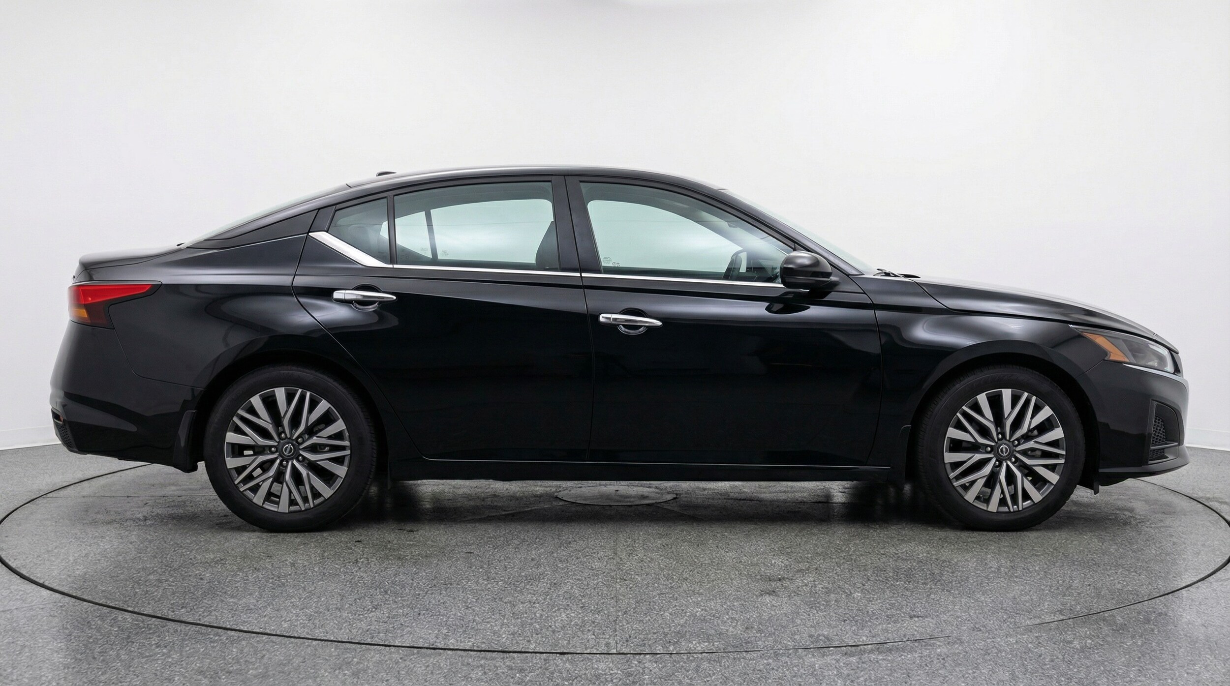 Thumbnail: 2025 Nissan Altima - 8