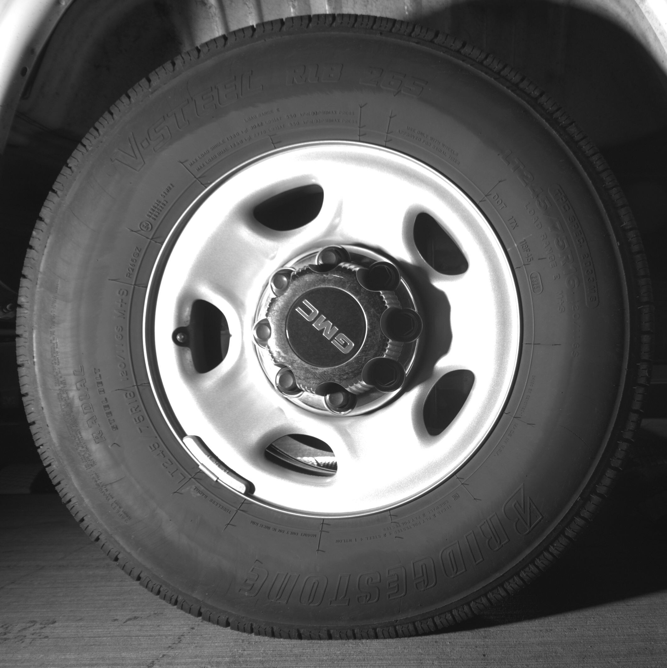 Thumbnail: 2025 GMC Savana - 12