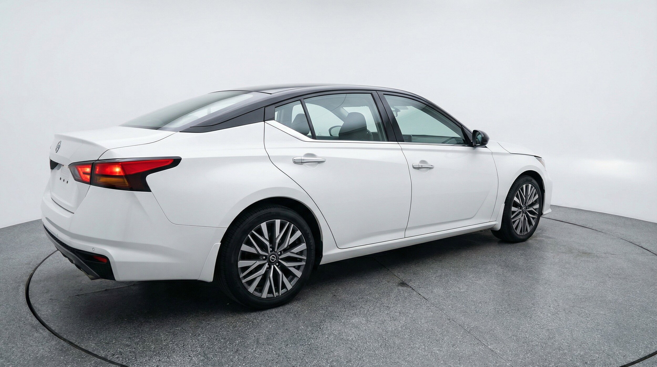 Thumbnail: 2025 Nissan Altima - 9