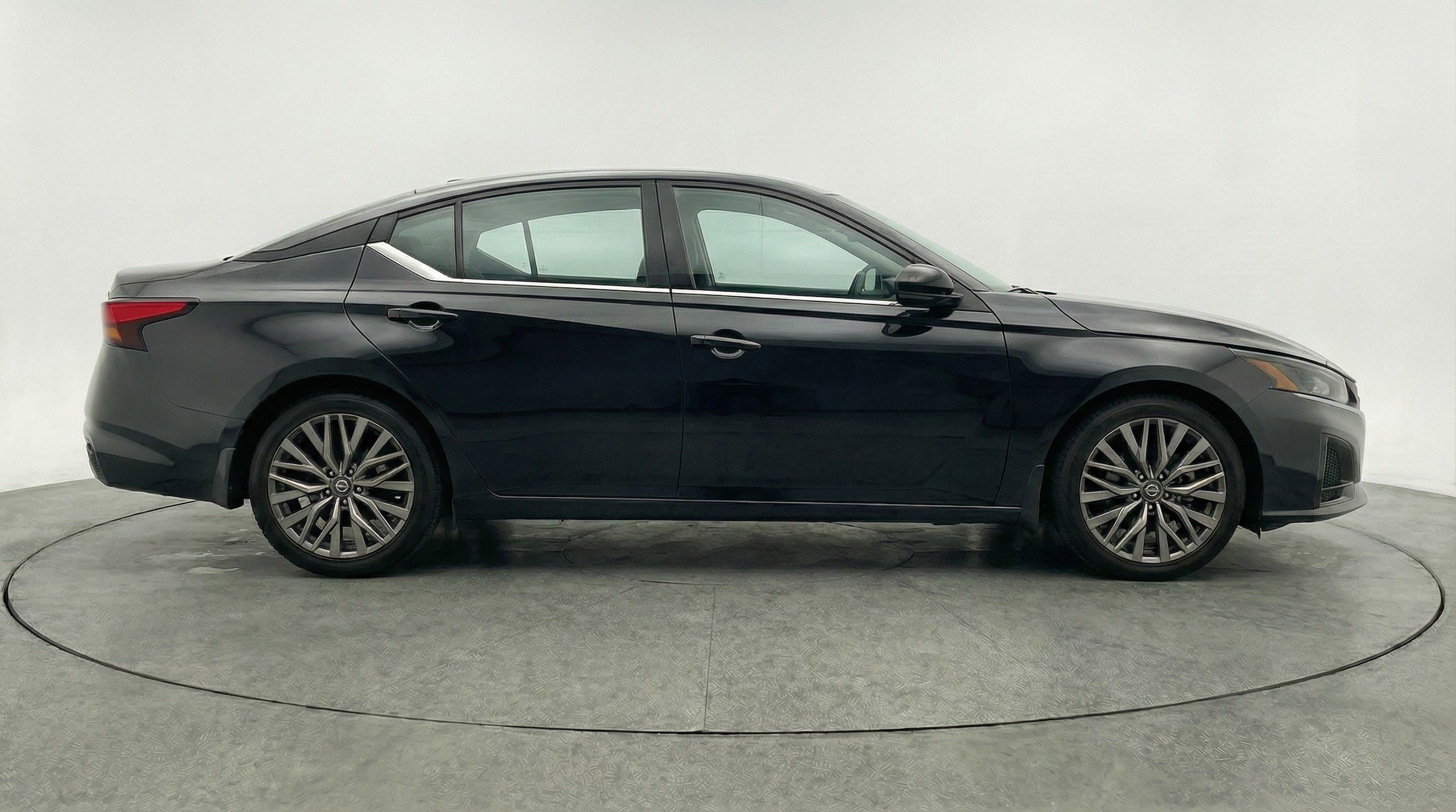 Thumbnail: 2025 Nissan Altima - 11