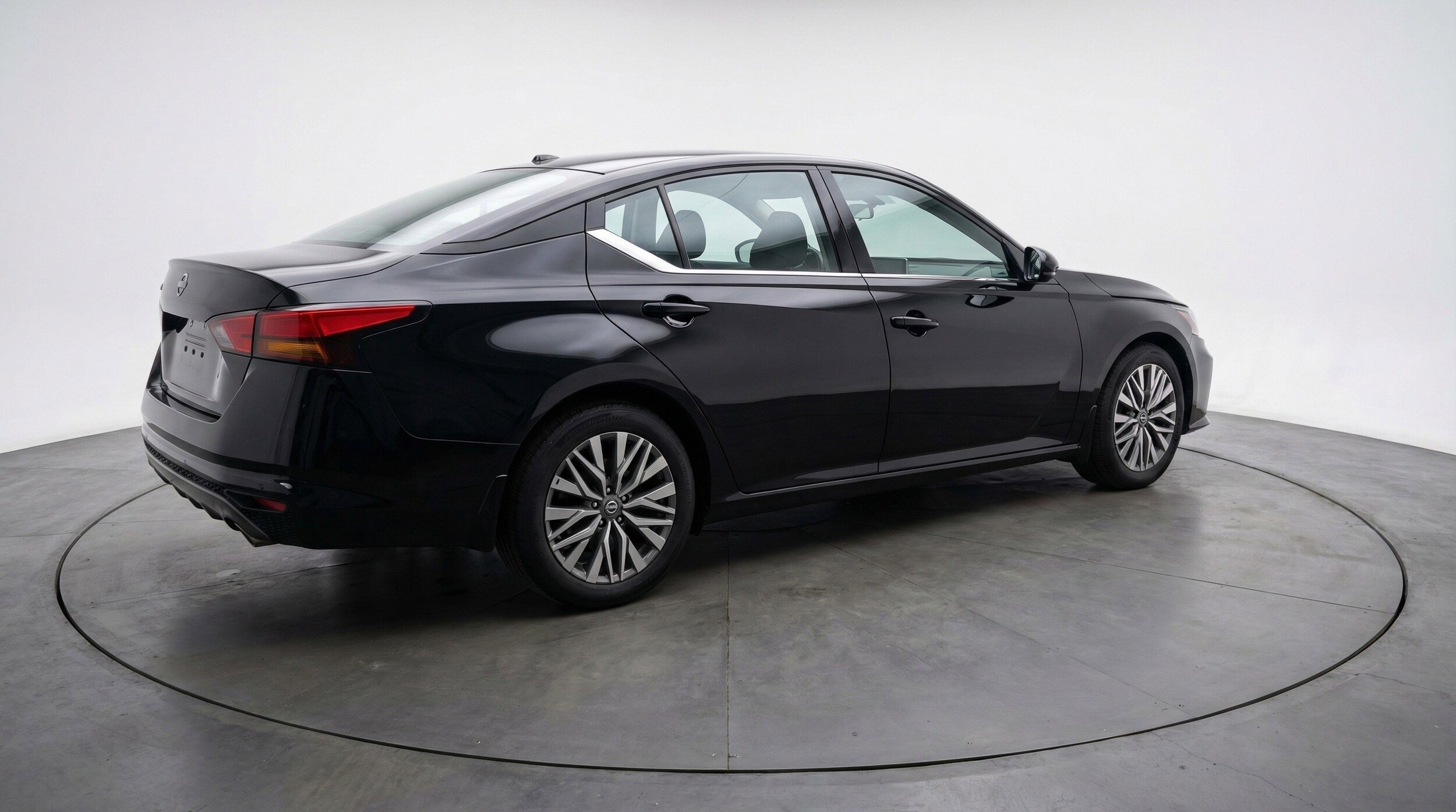 Thumbnail: 2025 Nissan Altima - 9