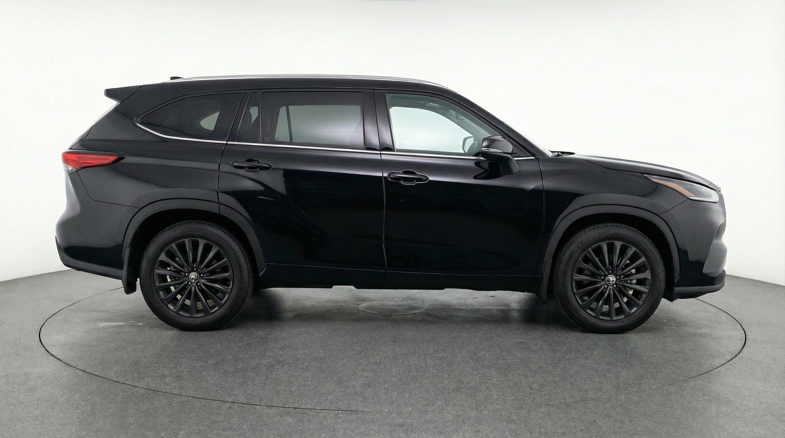 Thumbnail: 2025 Toyota Highlander - 5