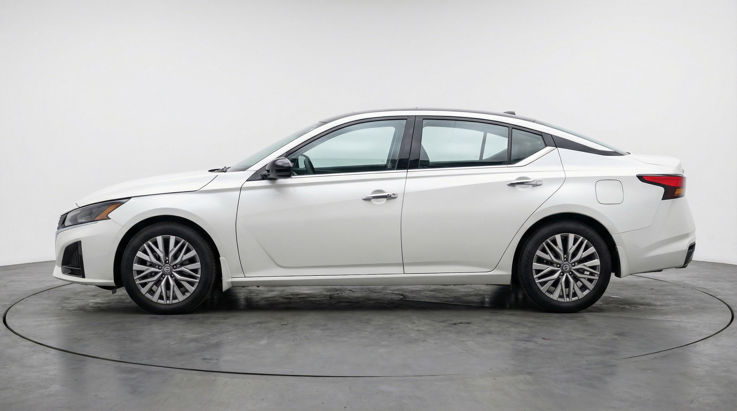 Thumbnail: 2025 Nissan Altima - 5