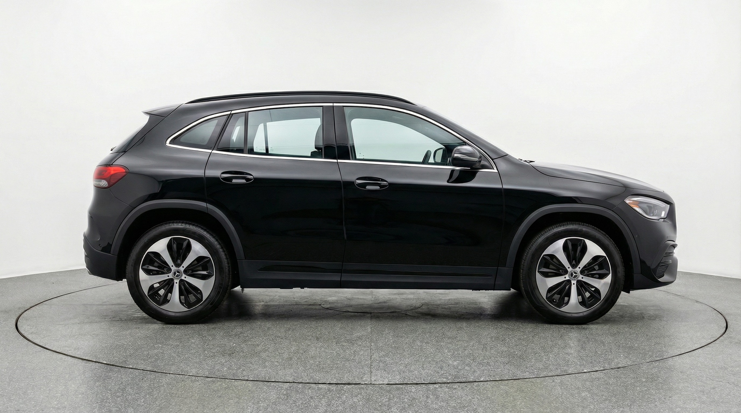 Thumbnail: 2025 Mercedes-Benz GLA - 8