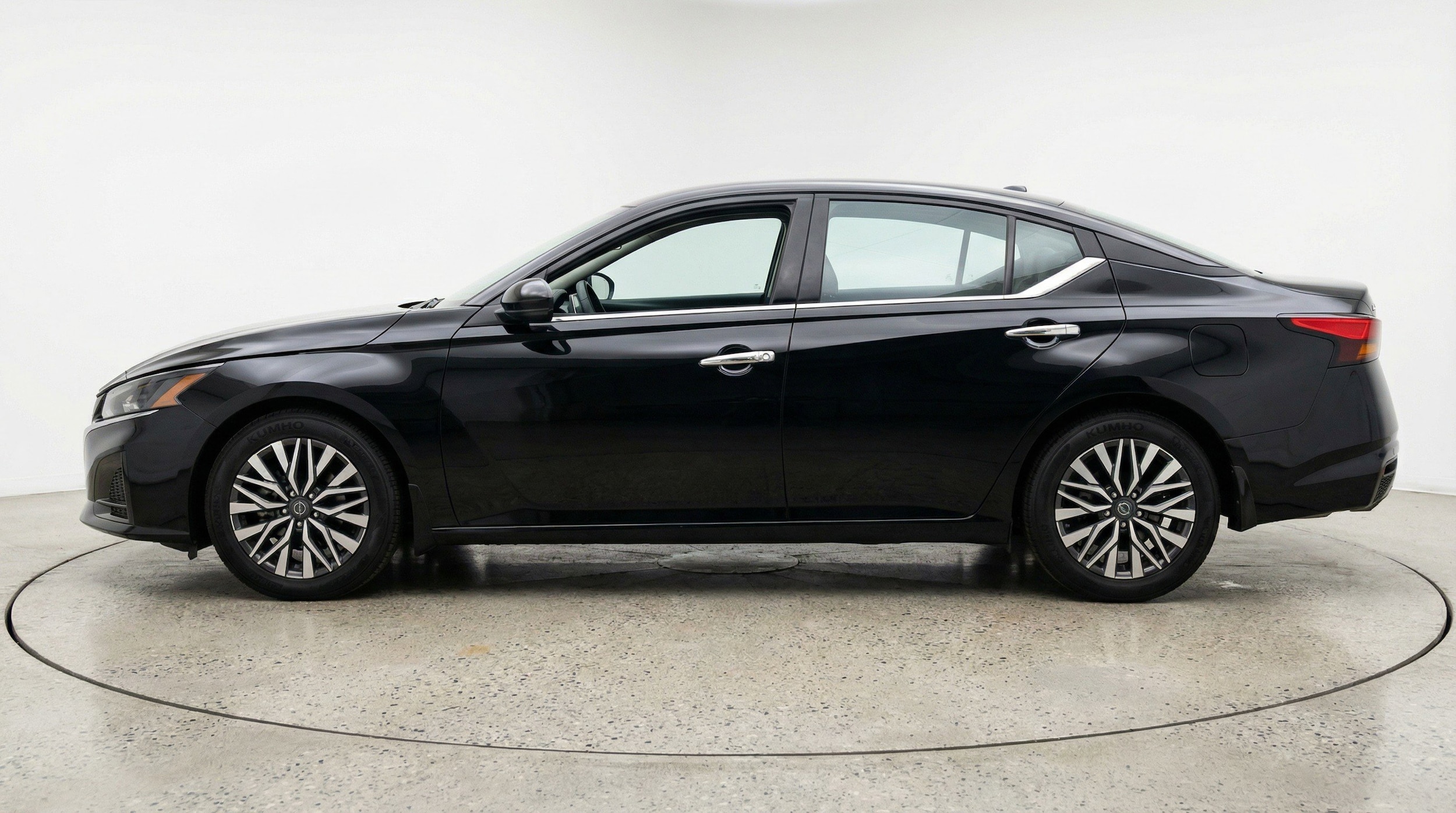 Thumbnail: 2025 Nissan Altima - 5