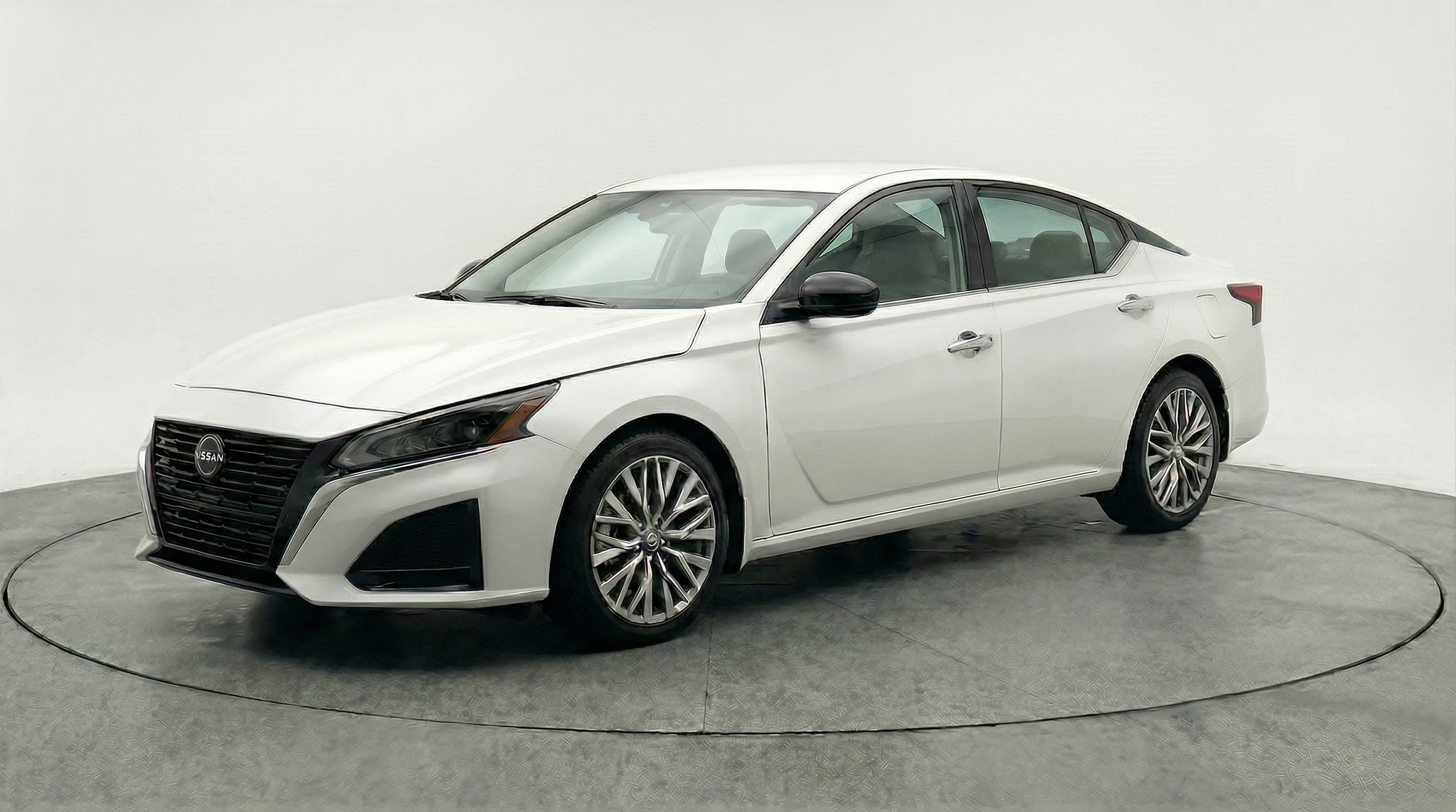 Thumbnail: 2025 Nissan Altima - 3