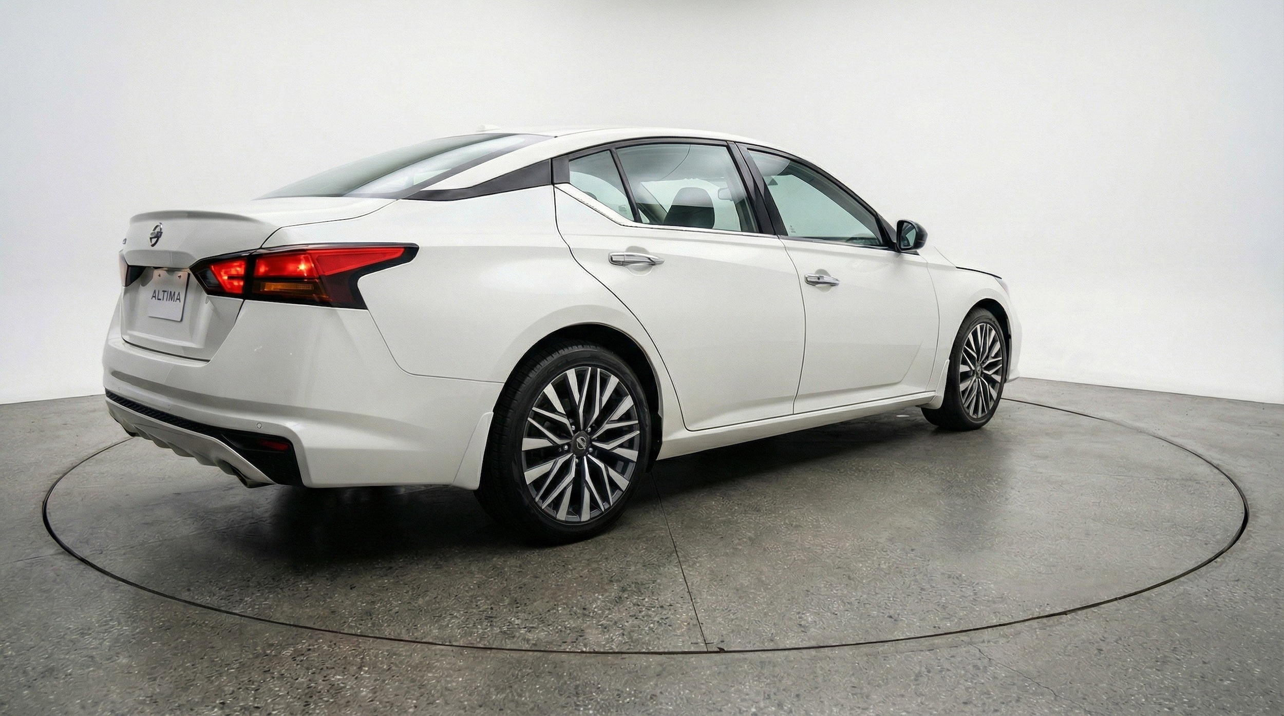 Thumbnail: 2025 Nissan Altima - 9