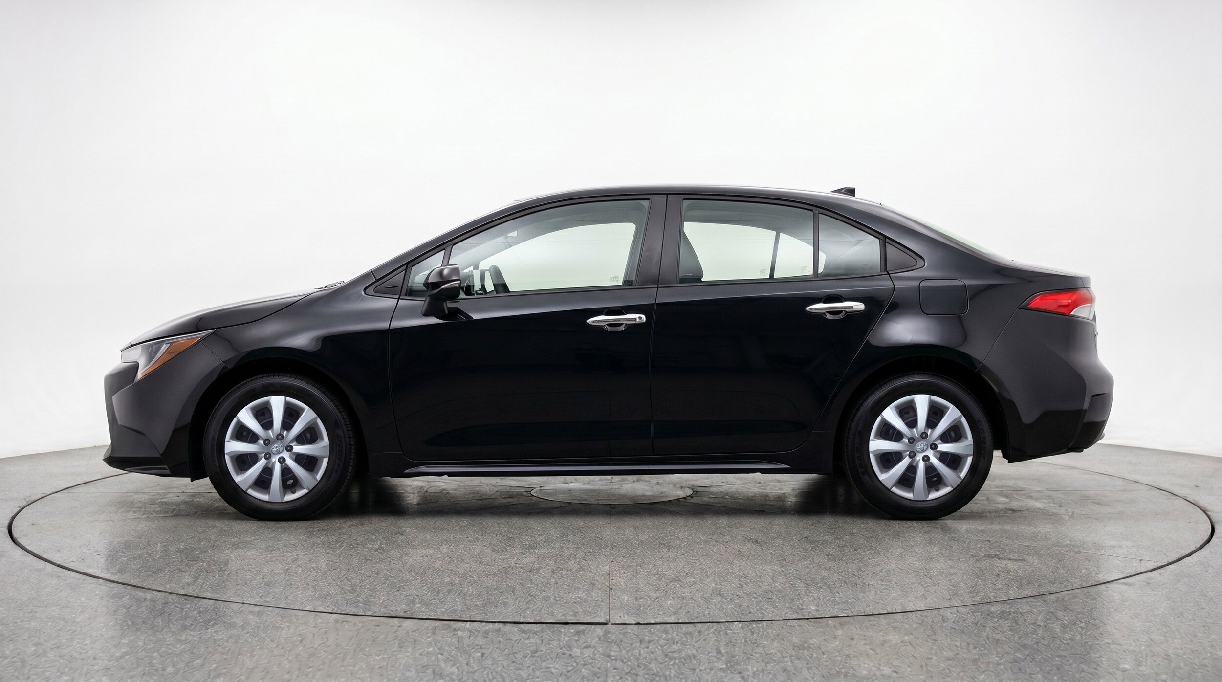 Thumbnail: 2025 Toyota Corolla - 5
