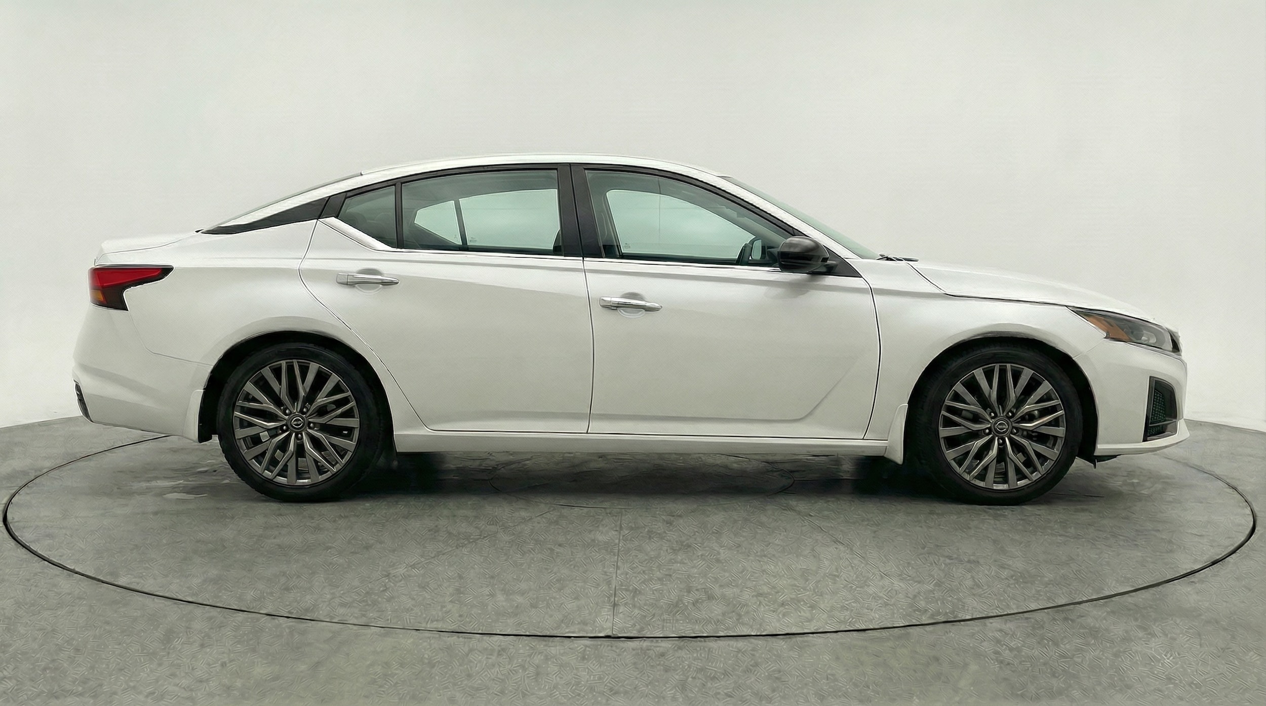 Thumbnail: 2025 Nissan Altima - 8