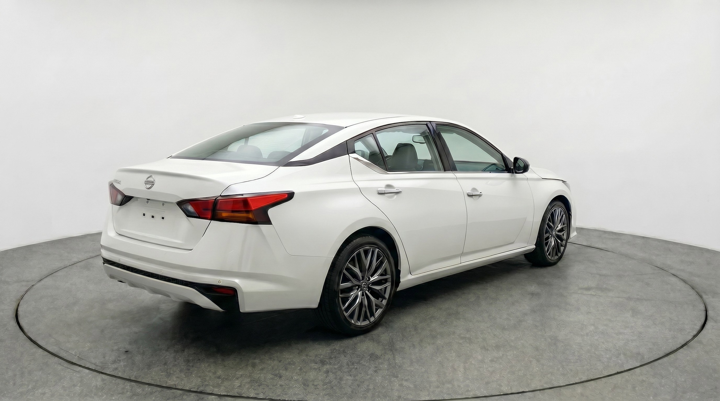 Thumbnail: 2025 Nissan Altima - 9