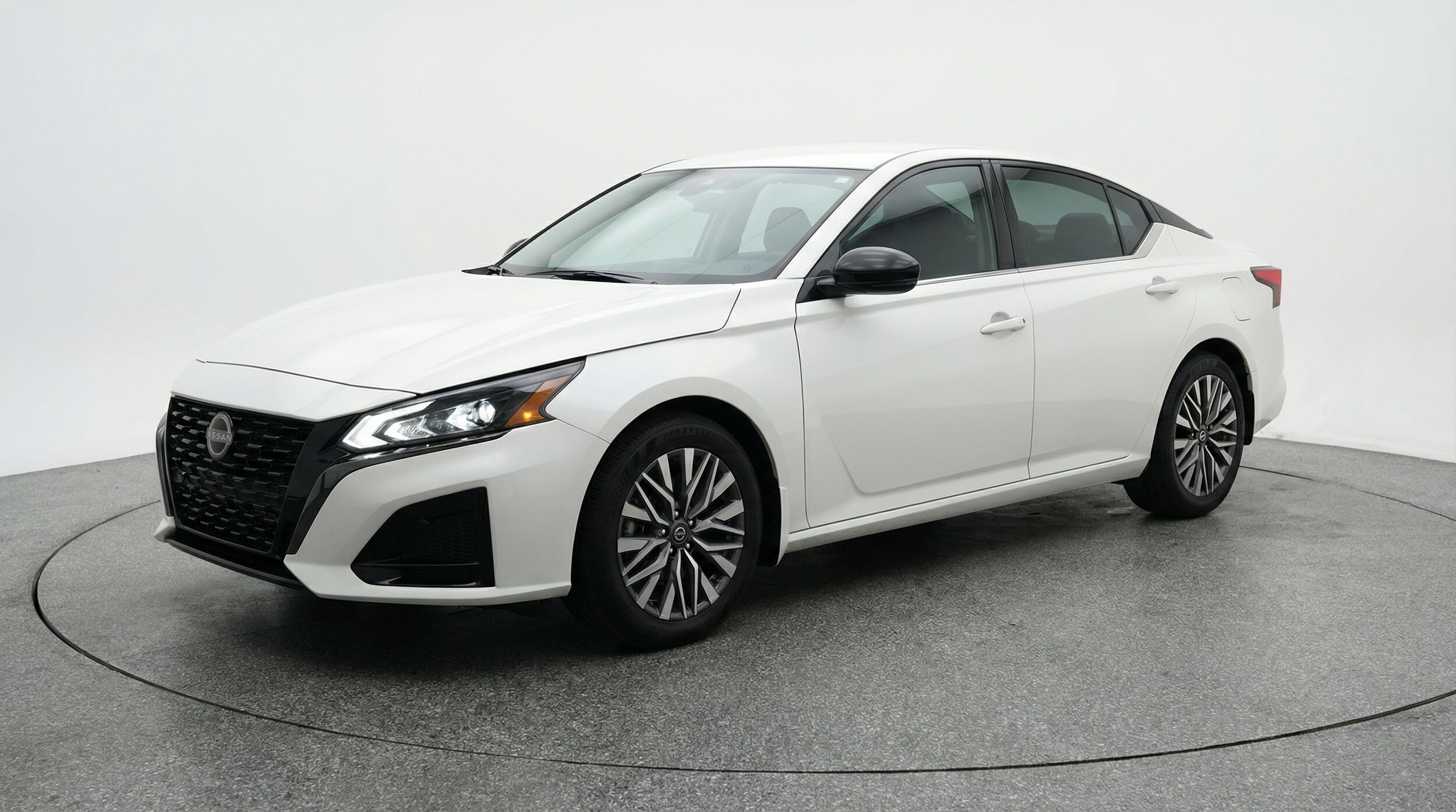 Thumbnail: 2025 Nissan Altima - 3