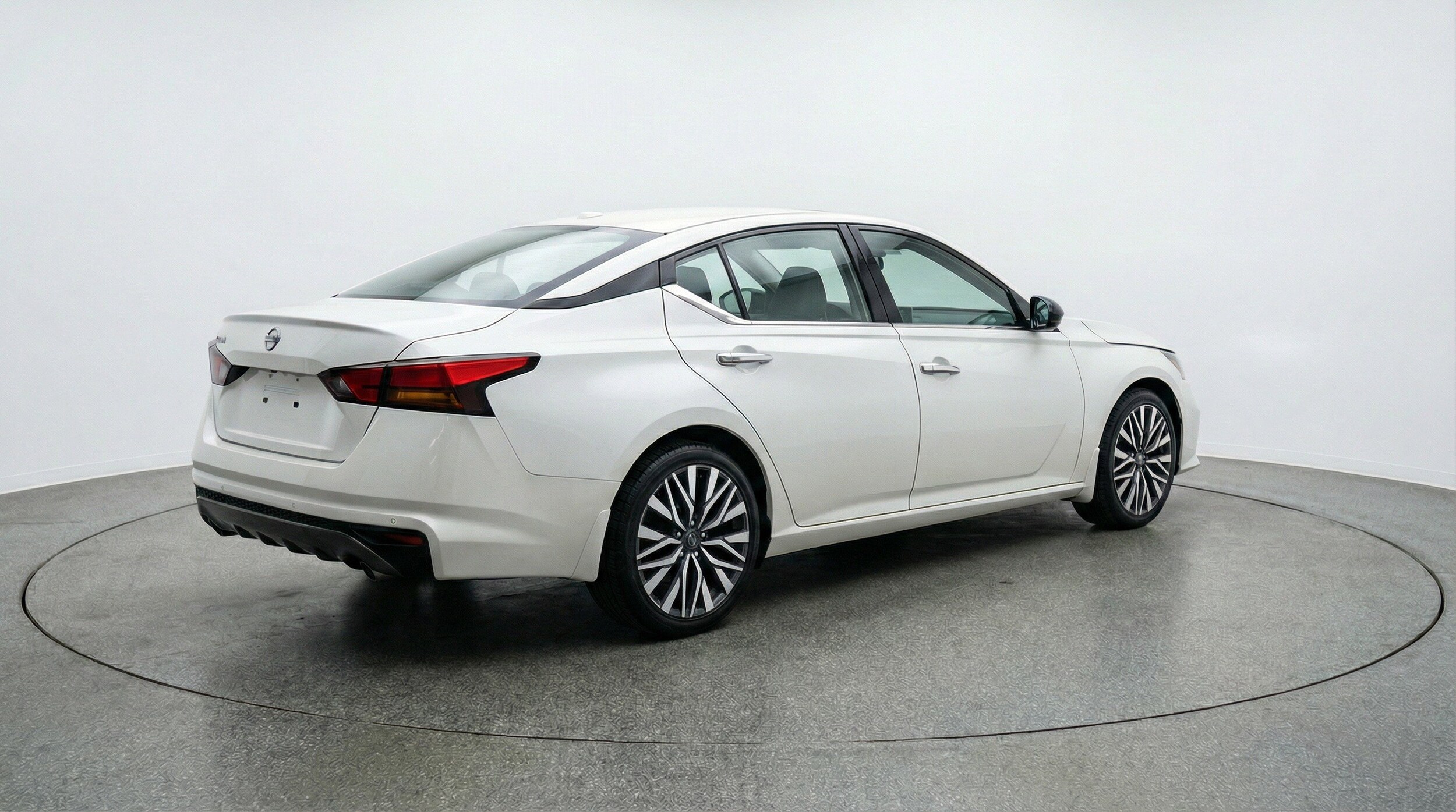 Thumbnail: 2025 Nissan Altima - 9