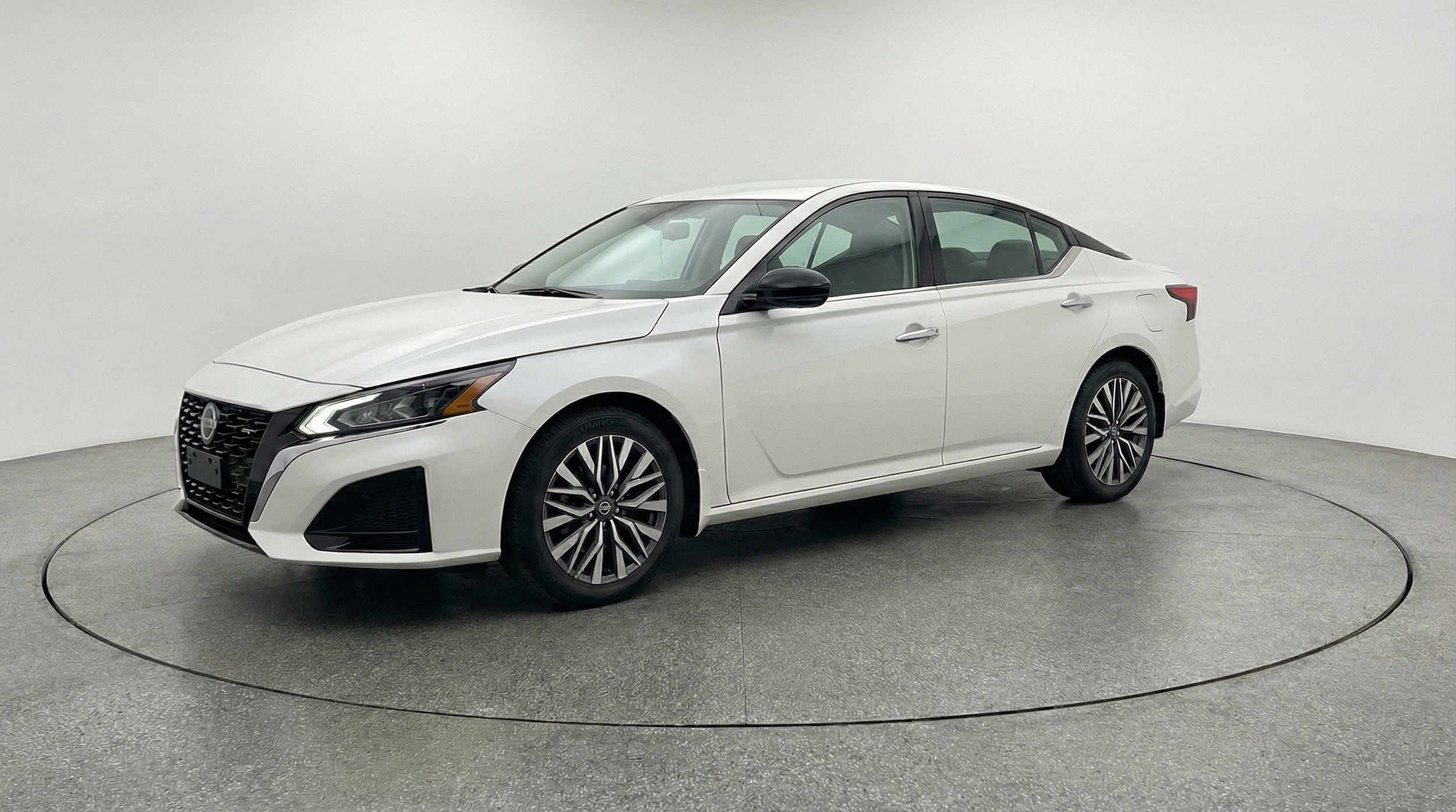 Thumbnail: 2025 Nissan Altima - 3